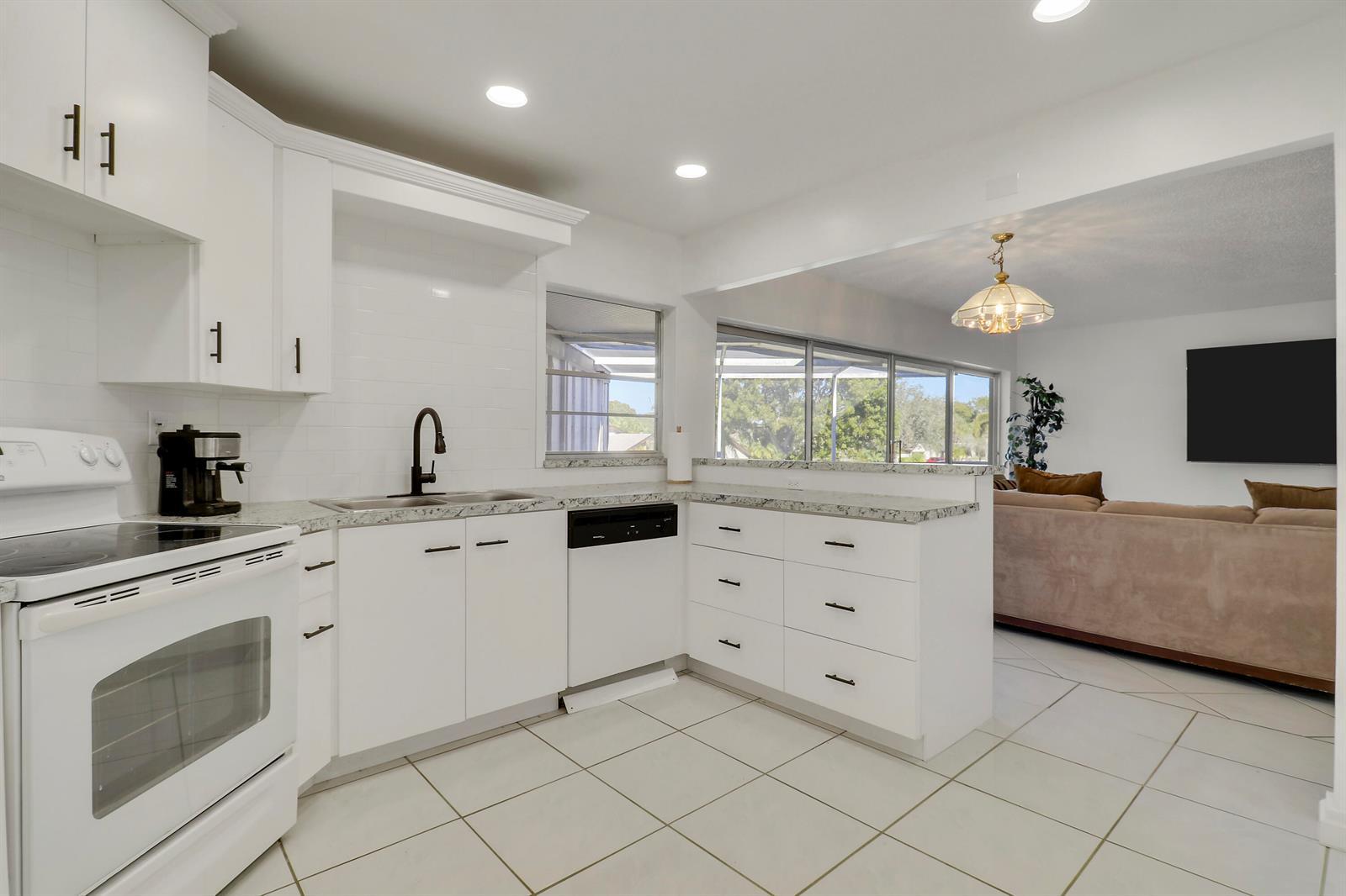 7 GREENWAY Village N # 202, Royal Palm Beach FL 33411 photo 4