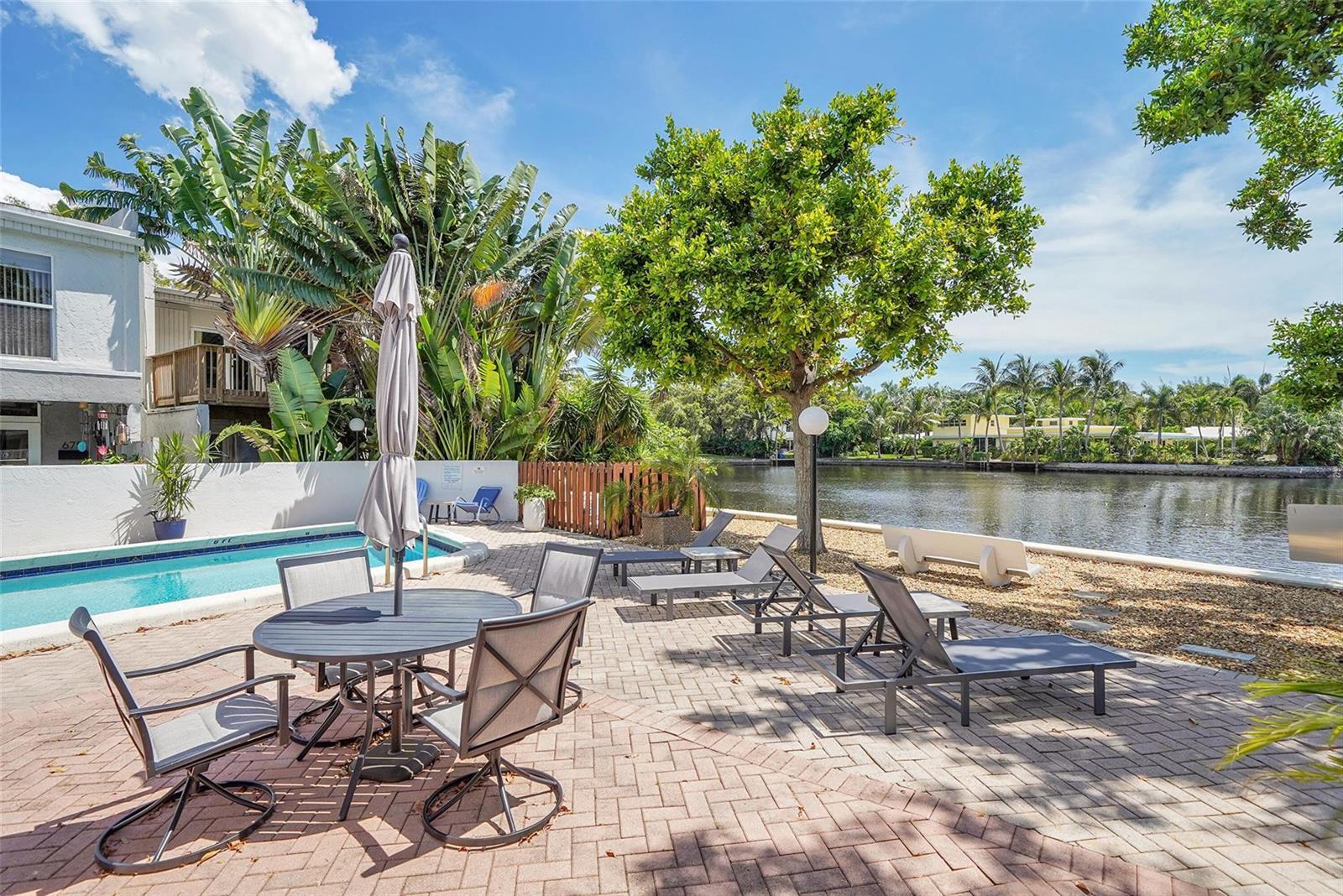670 Kensington Place, Wilton Manors FL 33305 photo 2