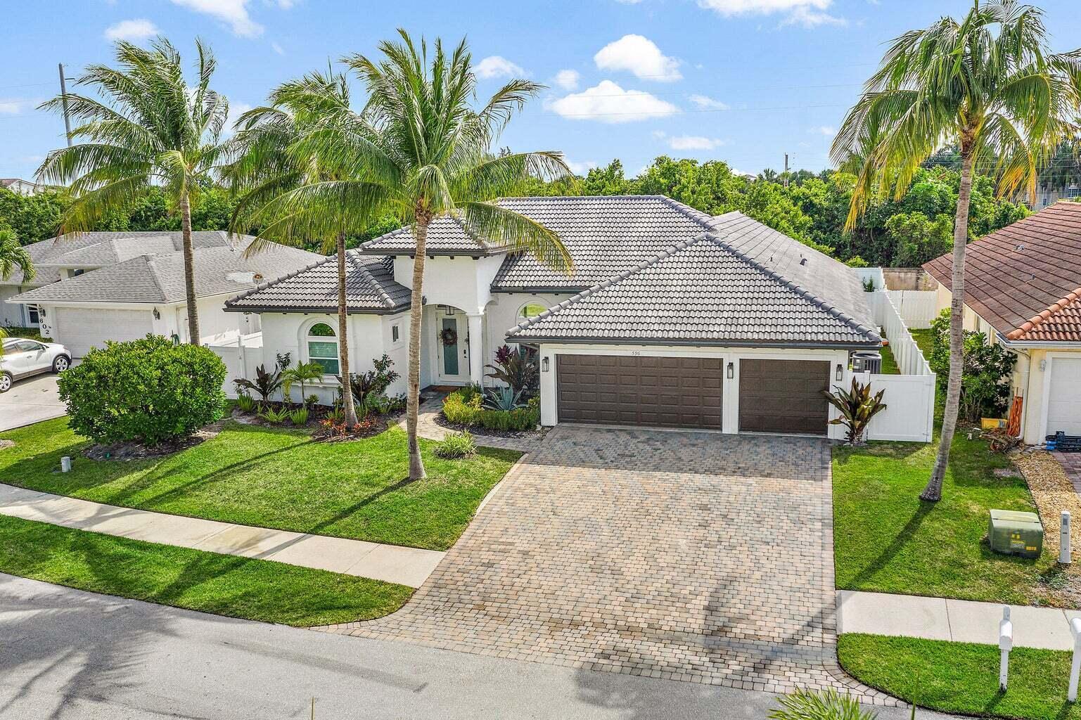 596 N Cypress Drive, Tequesta FL 33469 photo 3