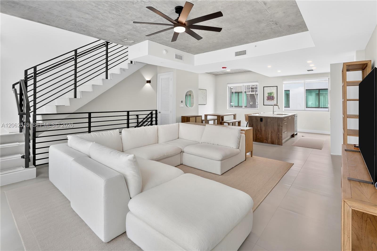 916 NE 4th St, Fort Lauderdale FL 33301 photo 3