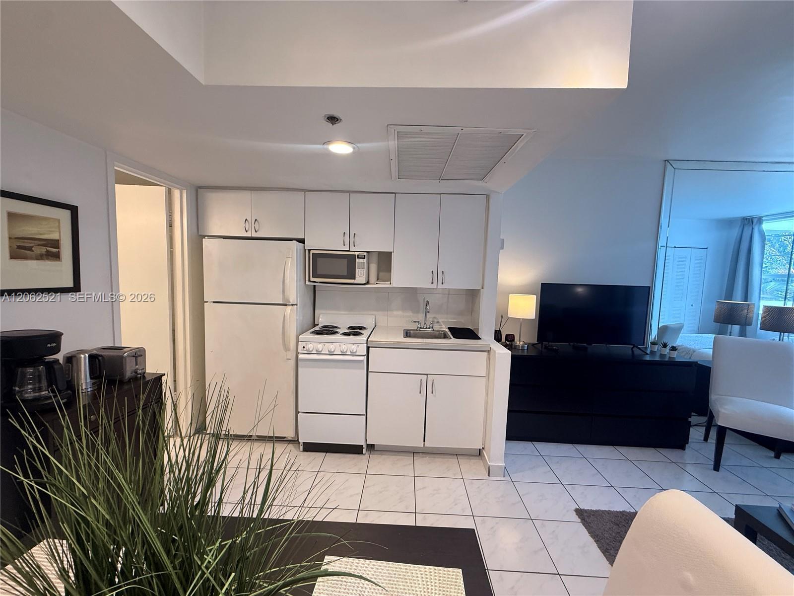 100 Lincoln Rd # 314A, Miami Beach FL 33139 photo 4