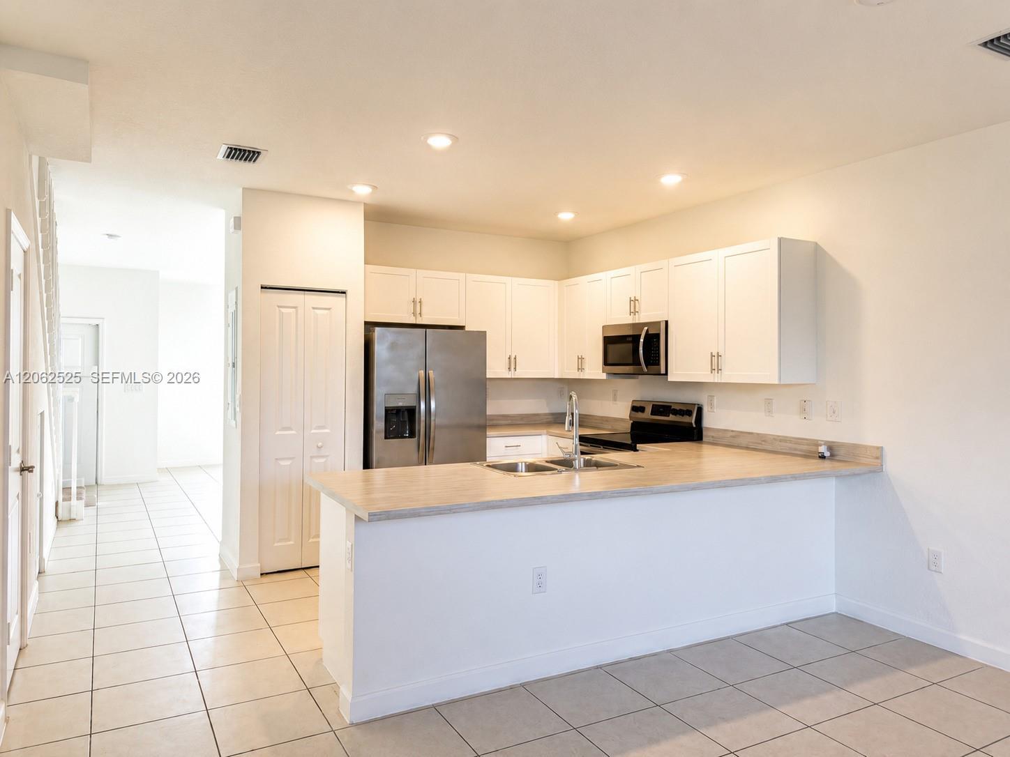 Homestead, FL 33035 photo 2