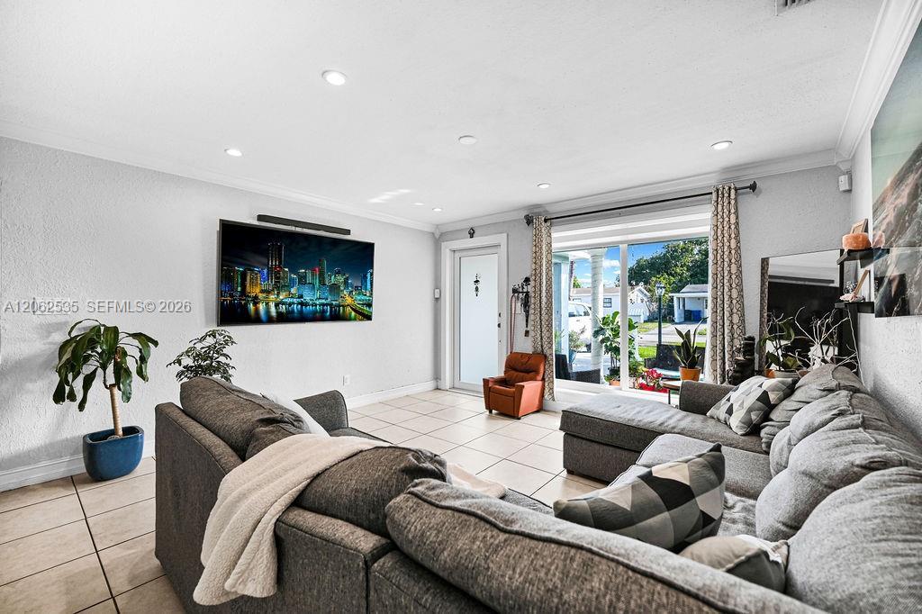 740 N 73rd Ave, Hollywood FL 33024 photo 3