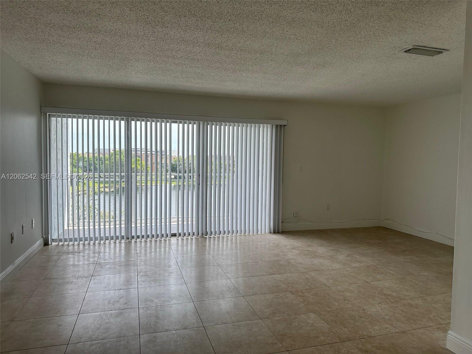 9359 Fontainebleau Blvd # F417, Miami FL 33172 photo 2