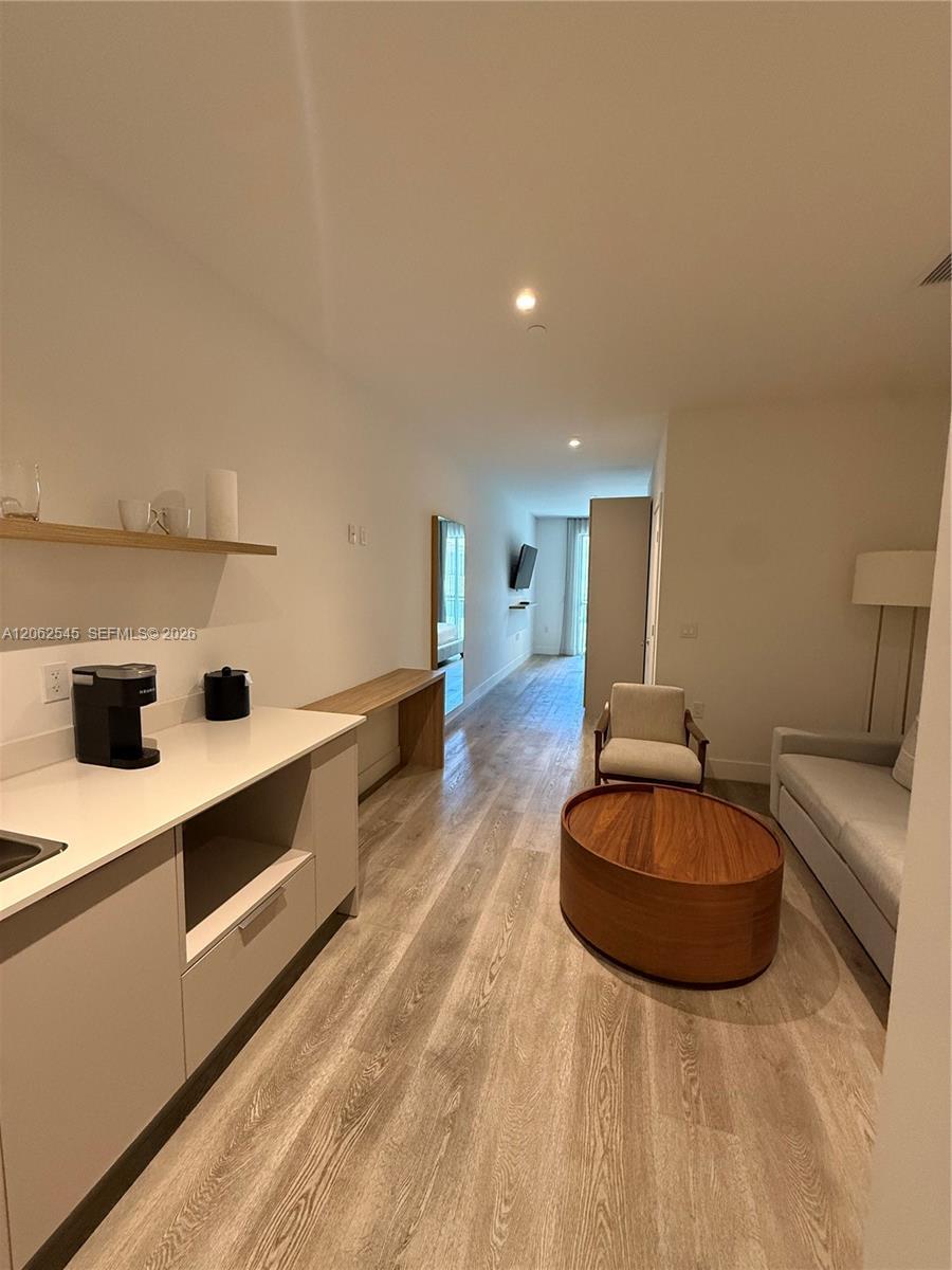 229 SW 9th St # 507, Miami FL 33130