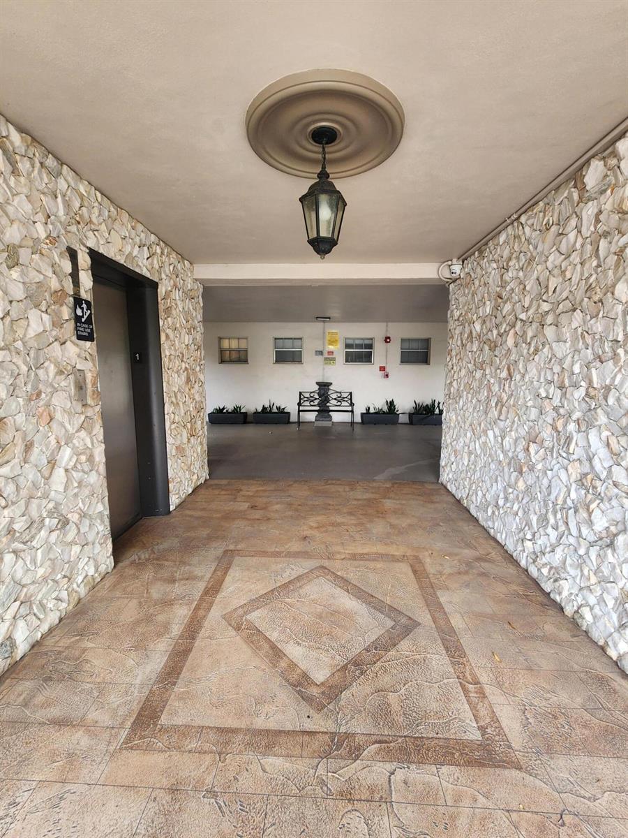 4900 WASHINGTON Street # 307, Hollywood FL 33021 photo 3