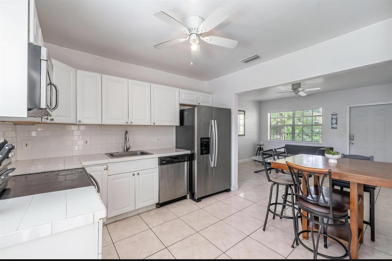 3401 SW 48TH Avenue, Hollywood FL 33023 photo 5