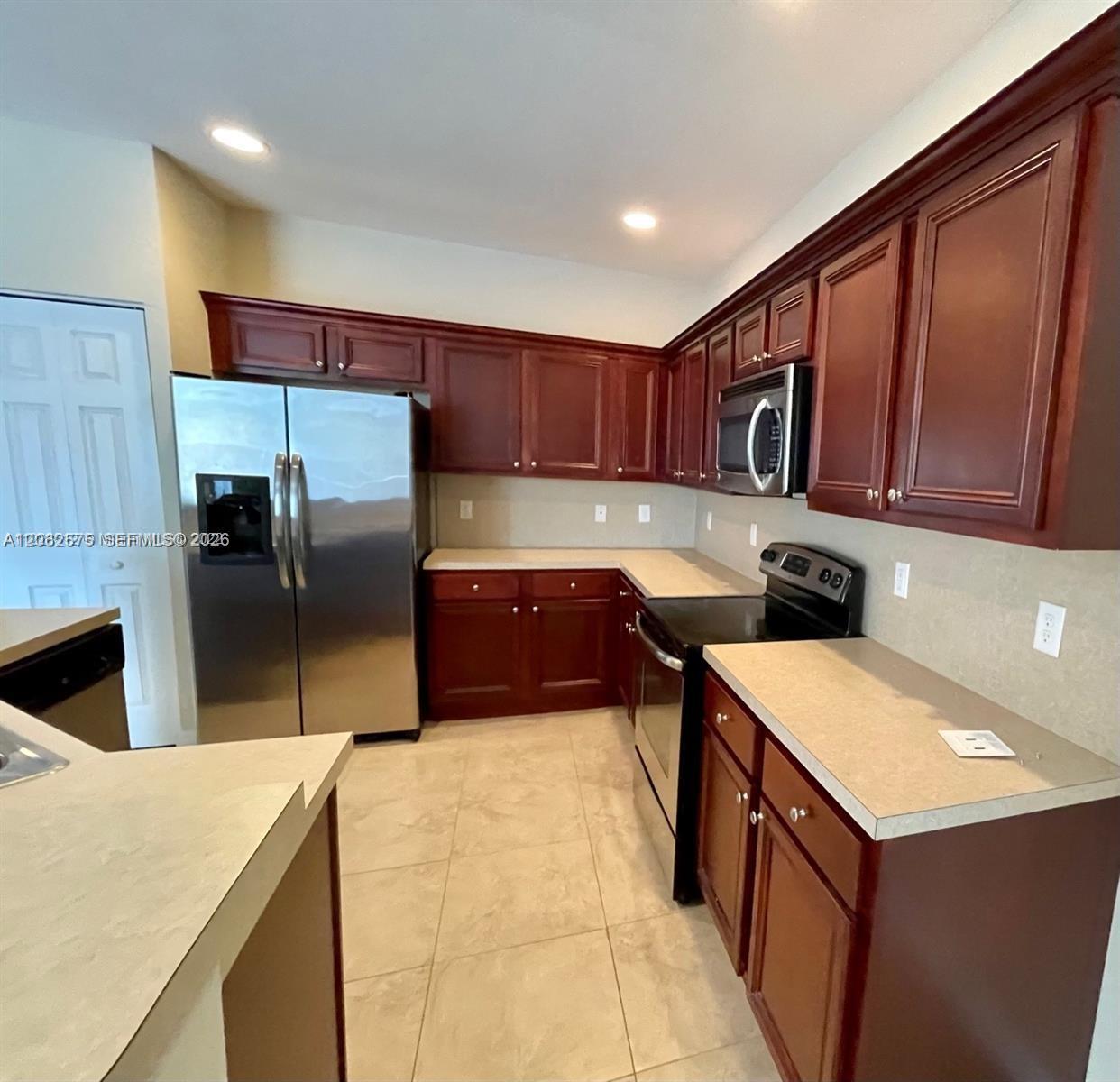 1015 NE 208th St, Miami FL 33179 photo 3