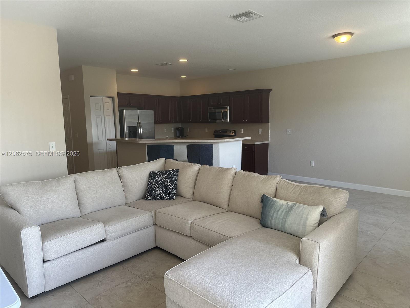 1015 NE 208th St, Miami FL 33179 photo 5