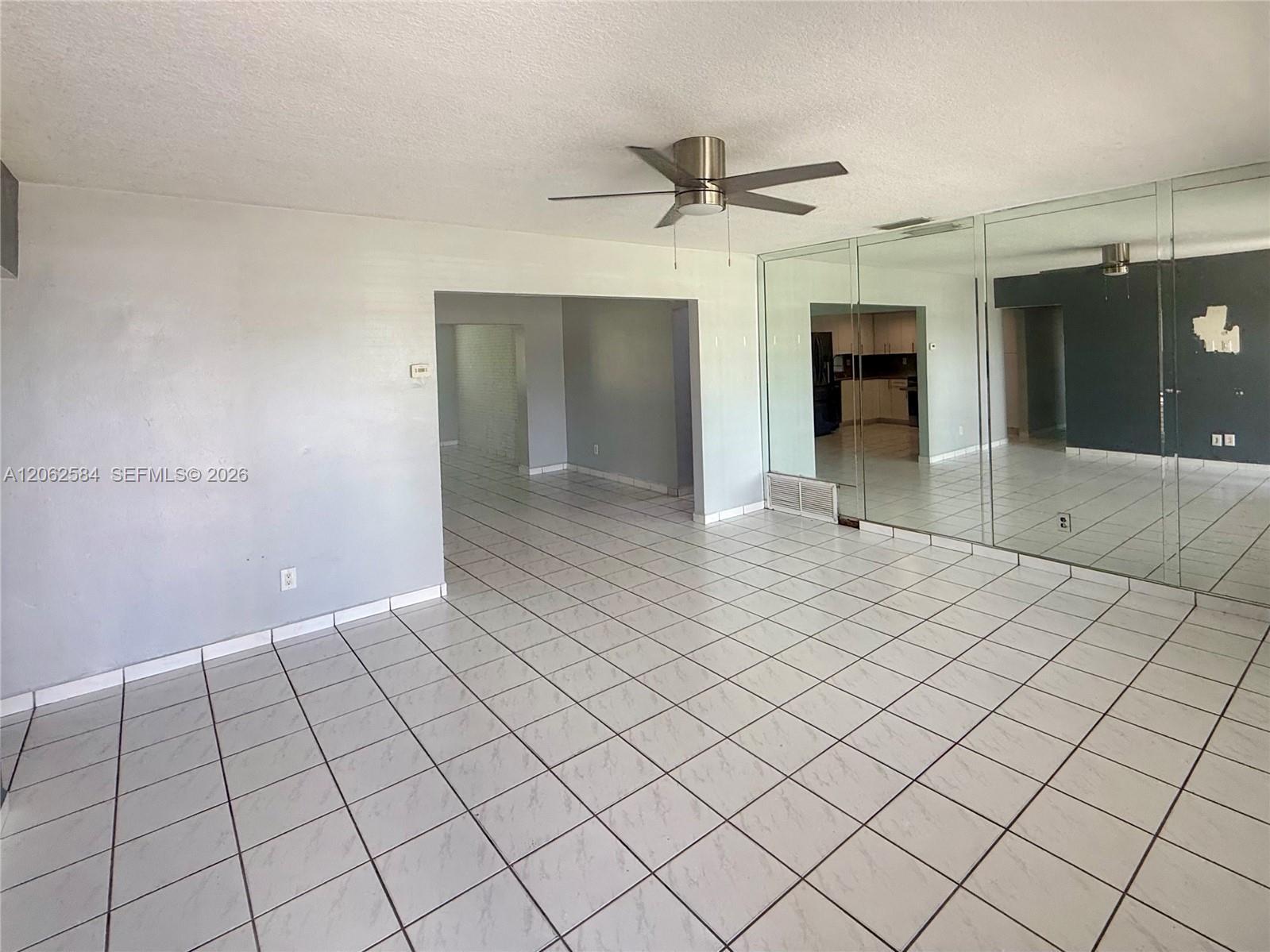 7710 NW 5th St, Pembroke Pines FL 33024 photo 3