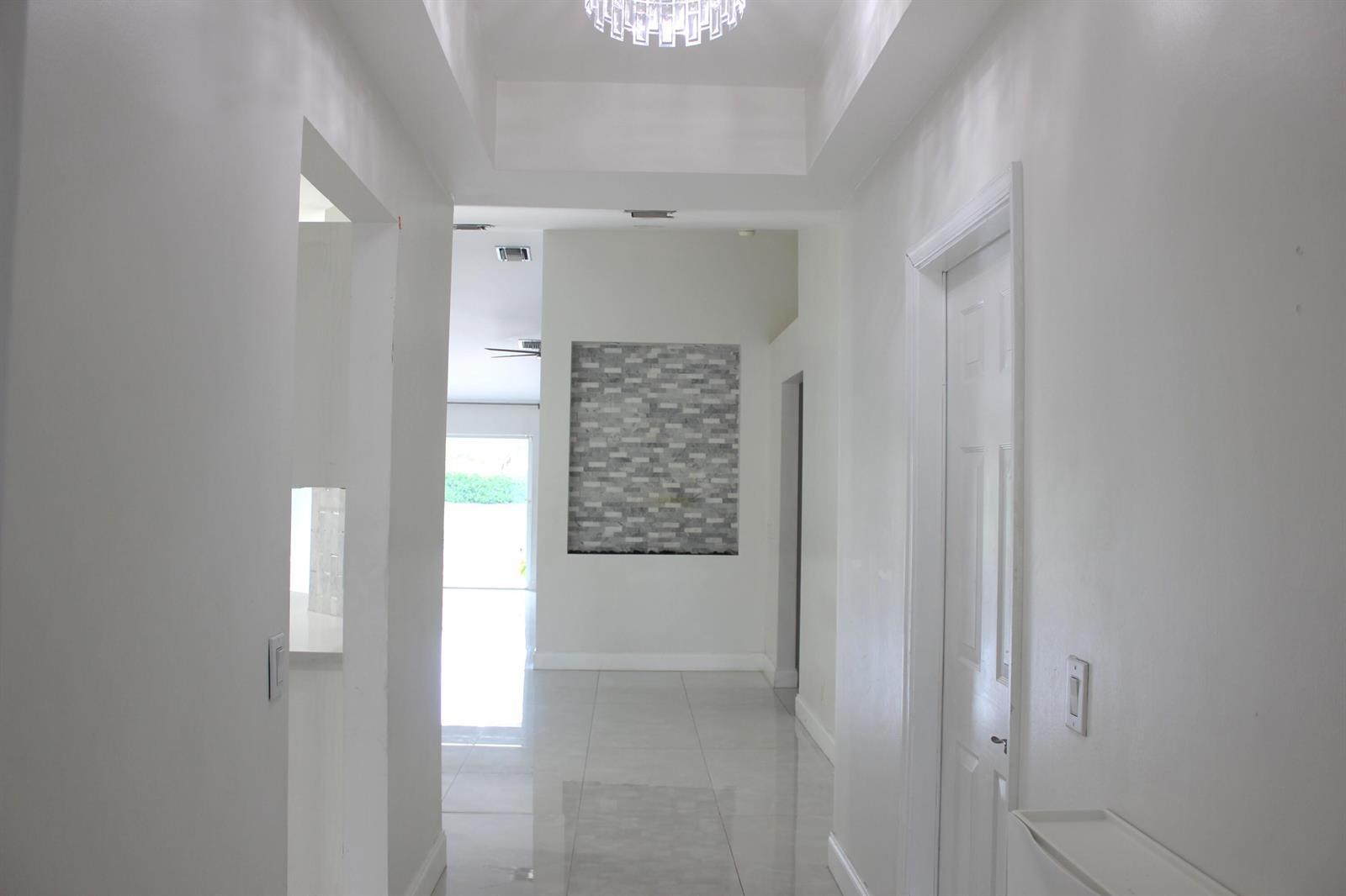 1590 ORION Lane, Weston FL 33327 photo 2