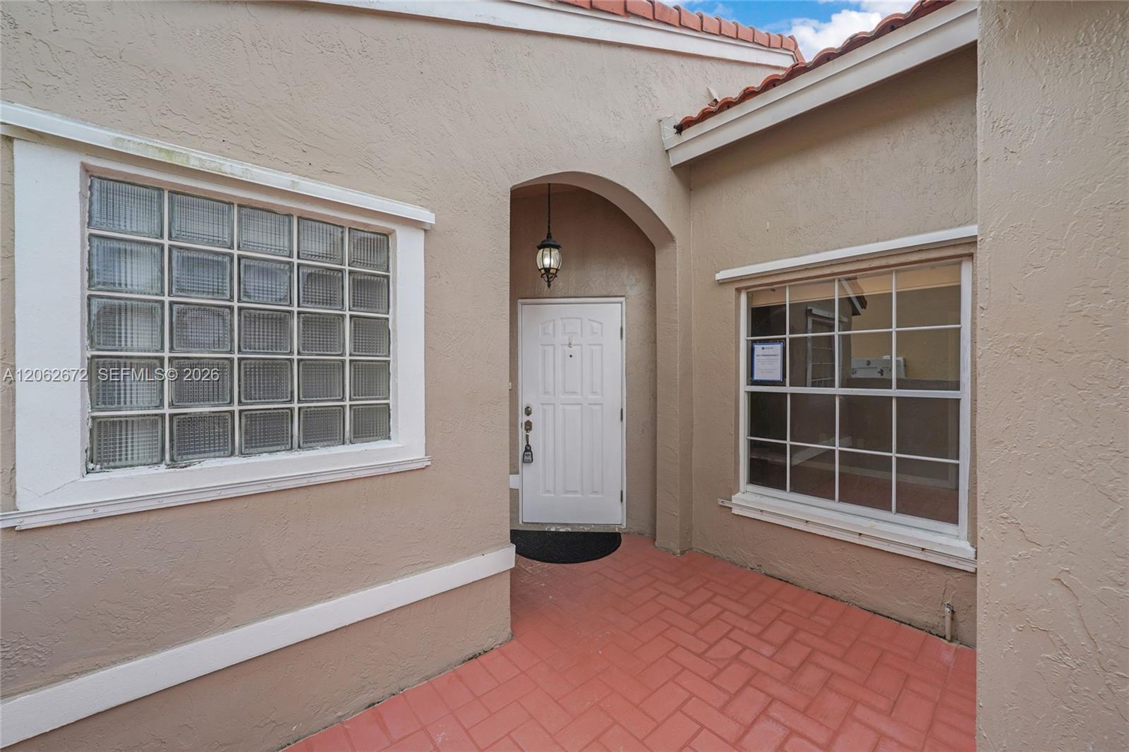 18946 NW 10th St, Pembroke Pines FL 33029 photo 2