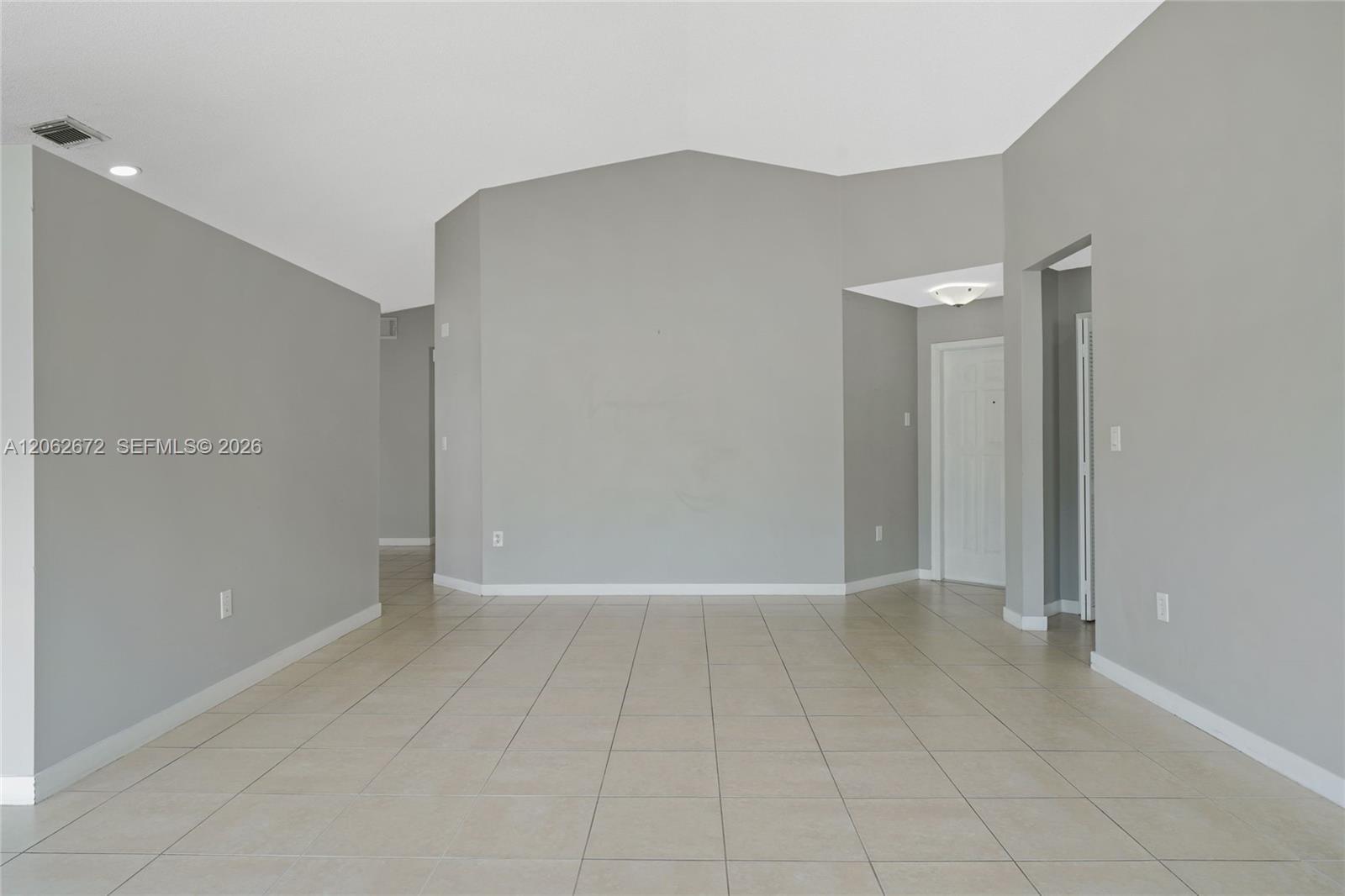 18946 NW 10th St, Pembroke Pines FL 33029 photo 4
