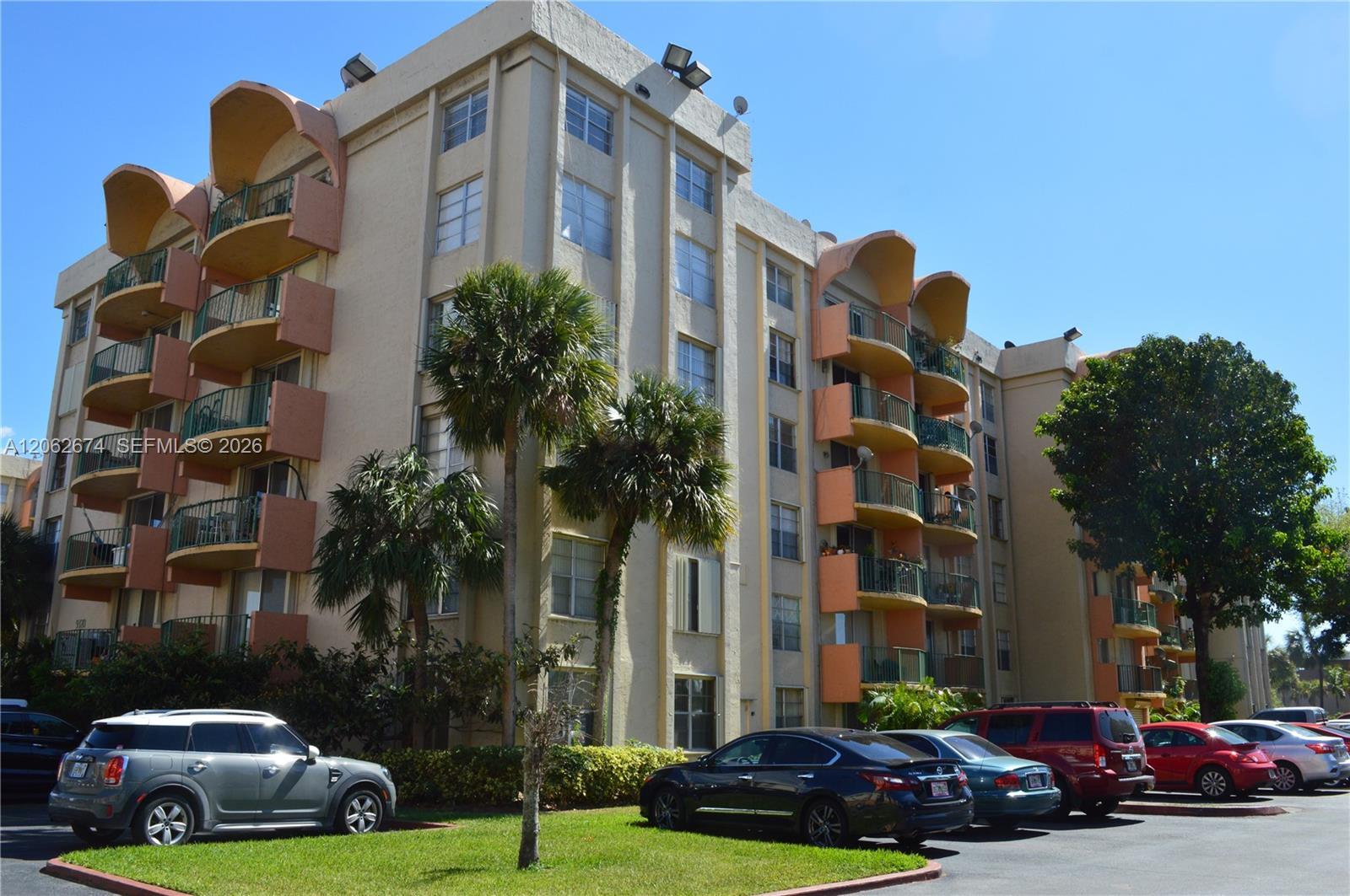 9320 Fontainebleau Blvd # 609, Miami FL 33172