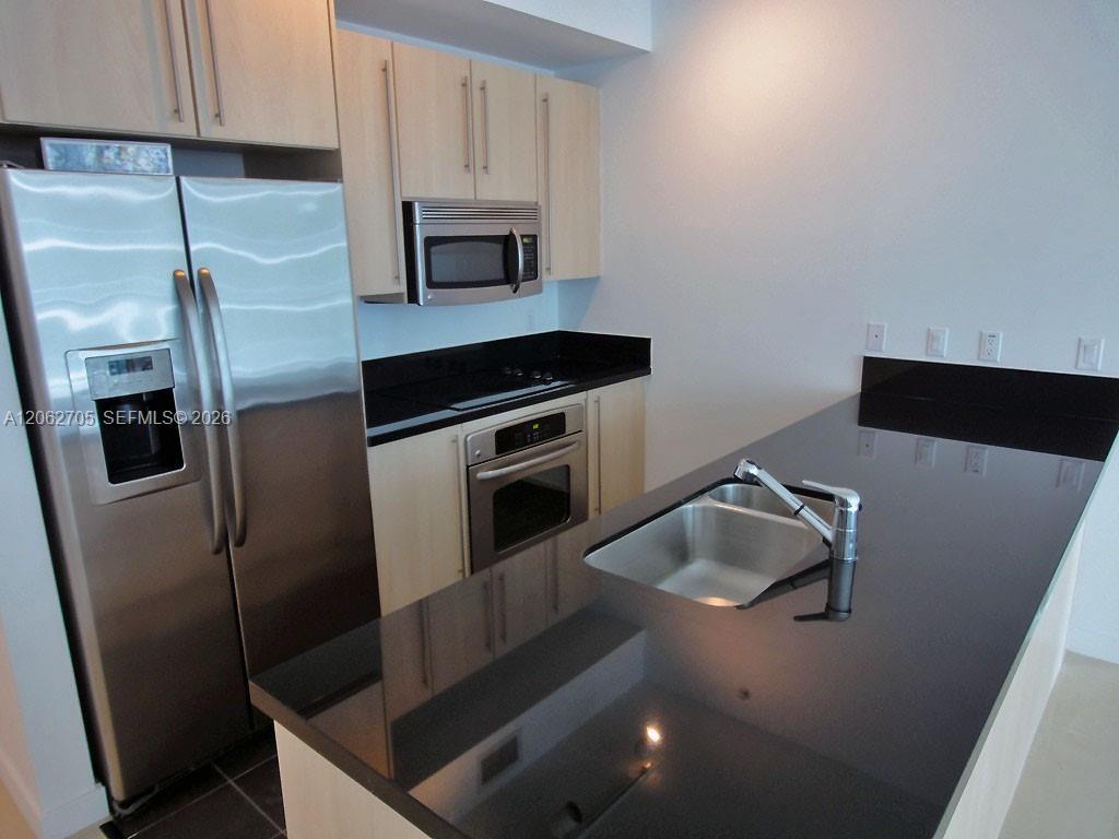 1111 SW 1 AV, Miami FL 33130 photo 2