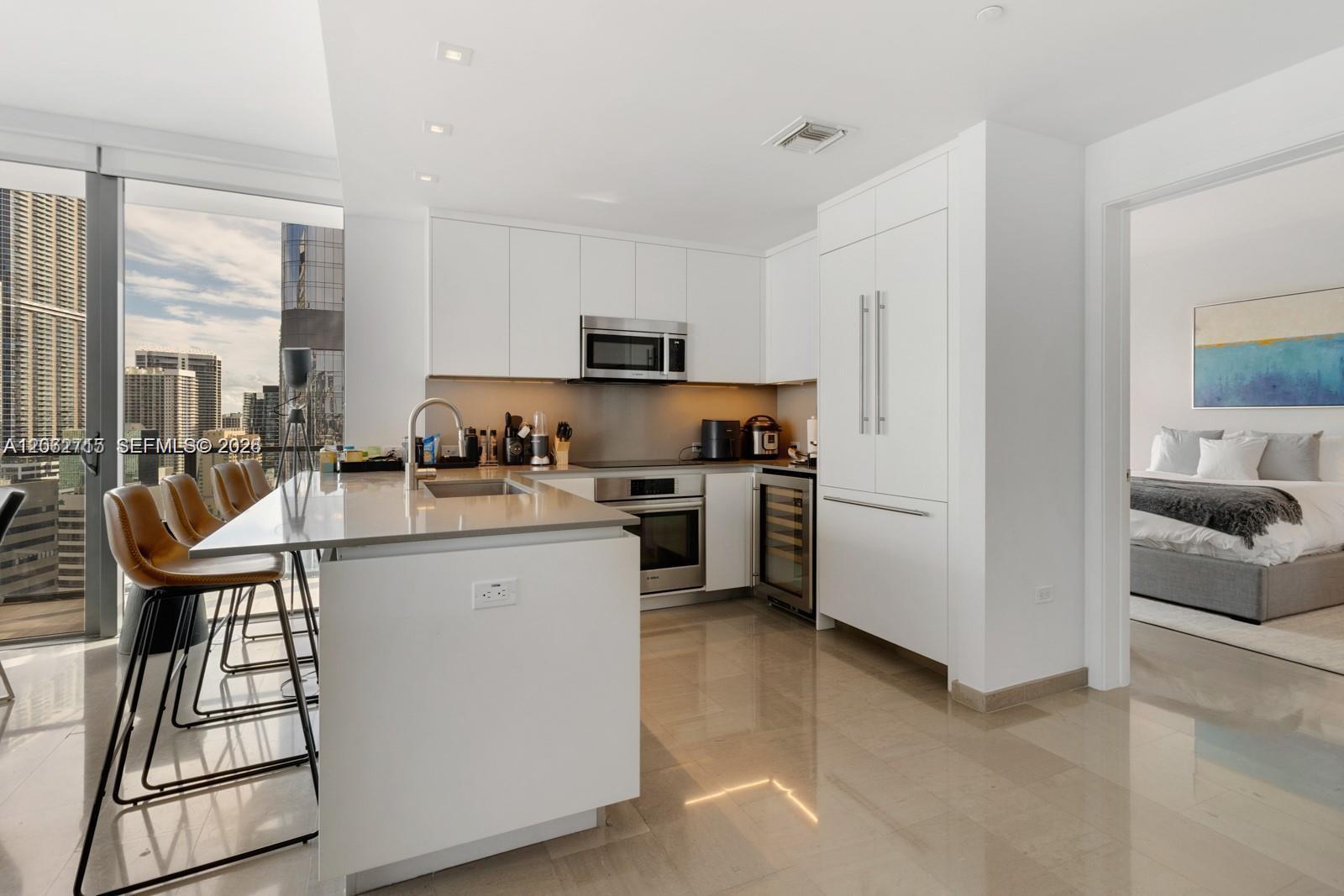 68 SE 6th St # 2101, Miami FL 33131 photo 3