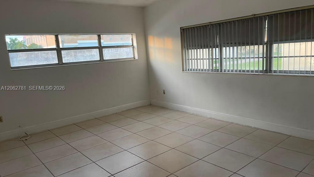 North Miami, FL 33181 photo 4