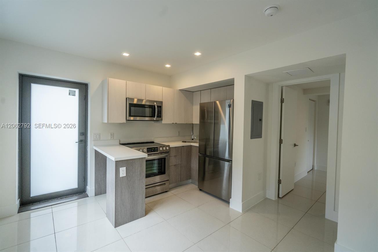 1971 Bay Dr # 110, Miami Beach FL 33141 photo 3