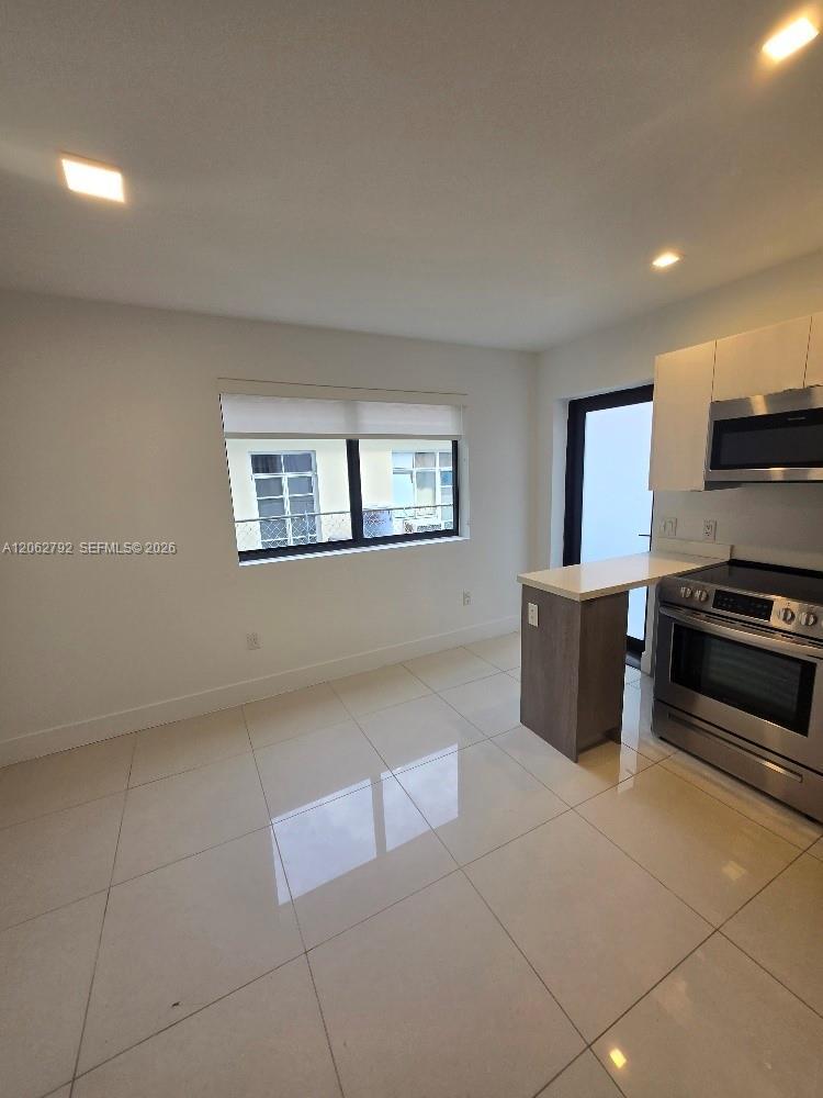 1971 Bay Dr # 110, Miami Beach FL 33141 photo 4