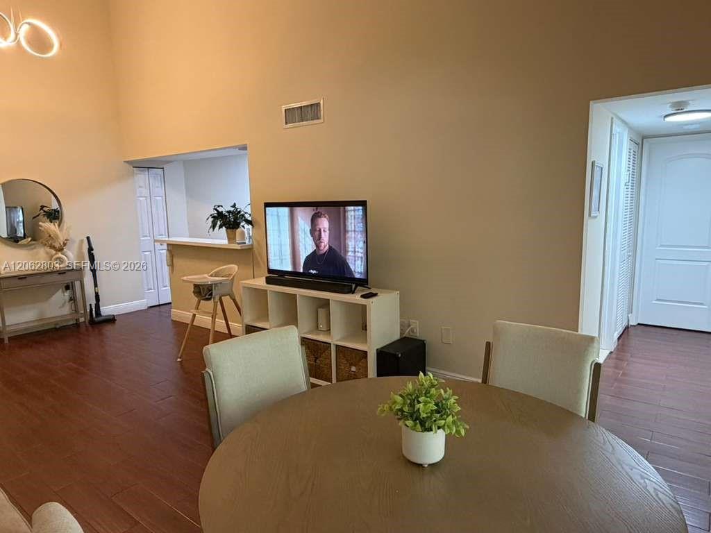 9417 Fontainebleau Blvd # 27, Miami FL 33172 photo 5