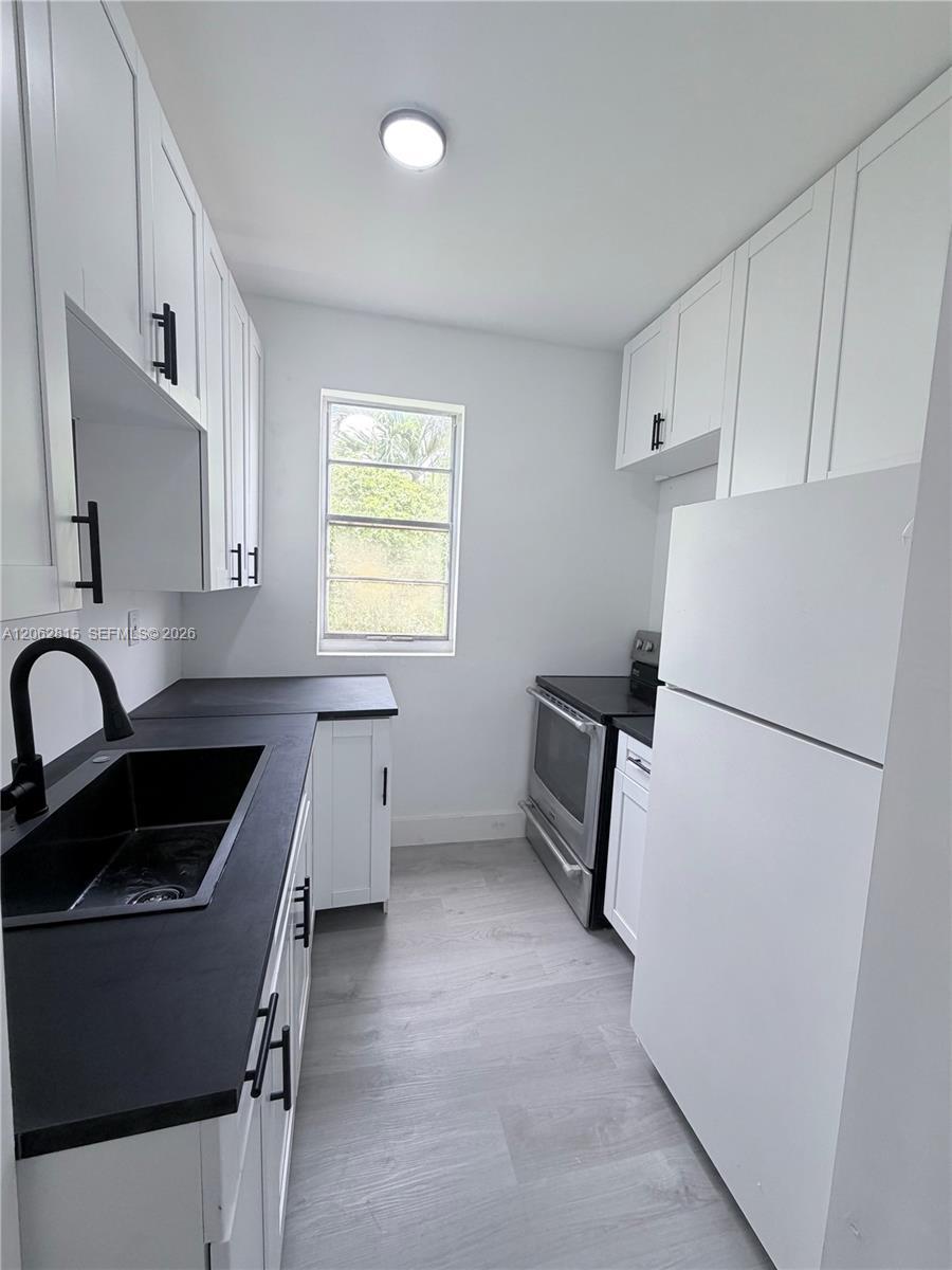 1560 SW 5th St # 7, Miami FL 33135 photo 2