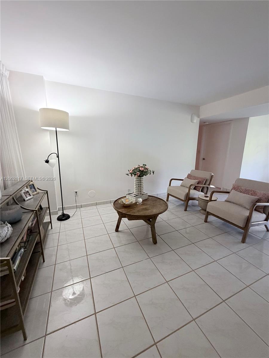 17000 NW 67th Ave # 112, Hialeah FL 33015
