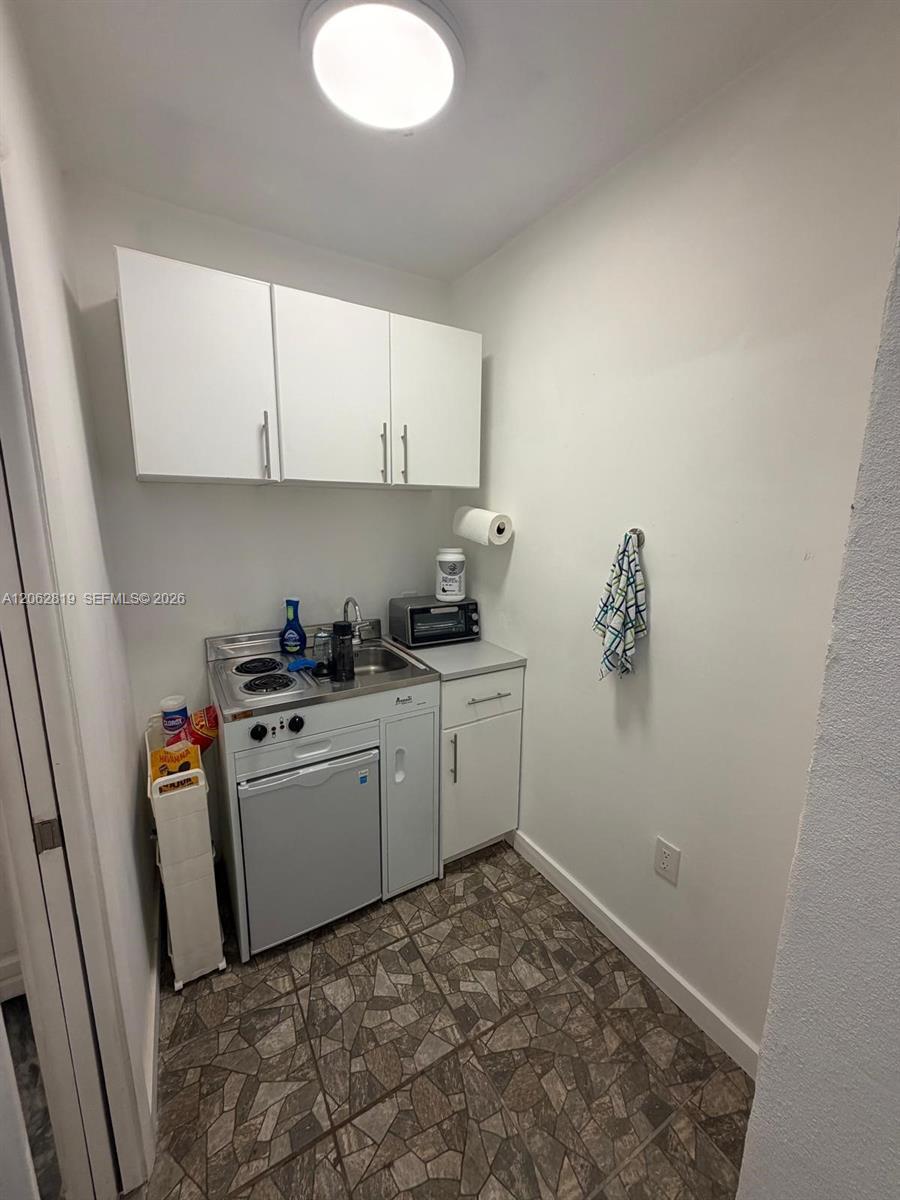 201 NE 169th St # 1, North Miami Beach FL 33162 photo 4