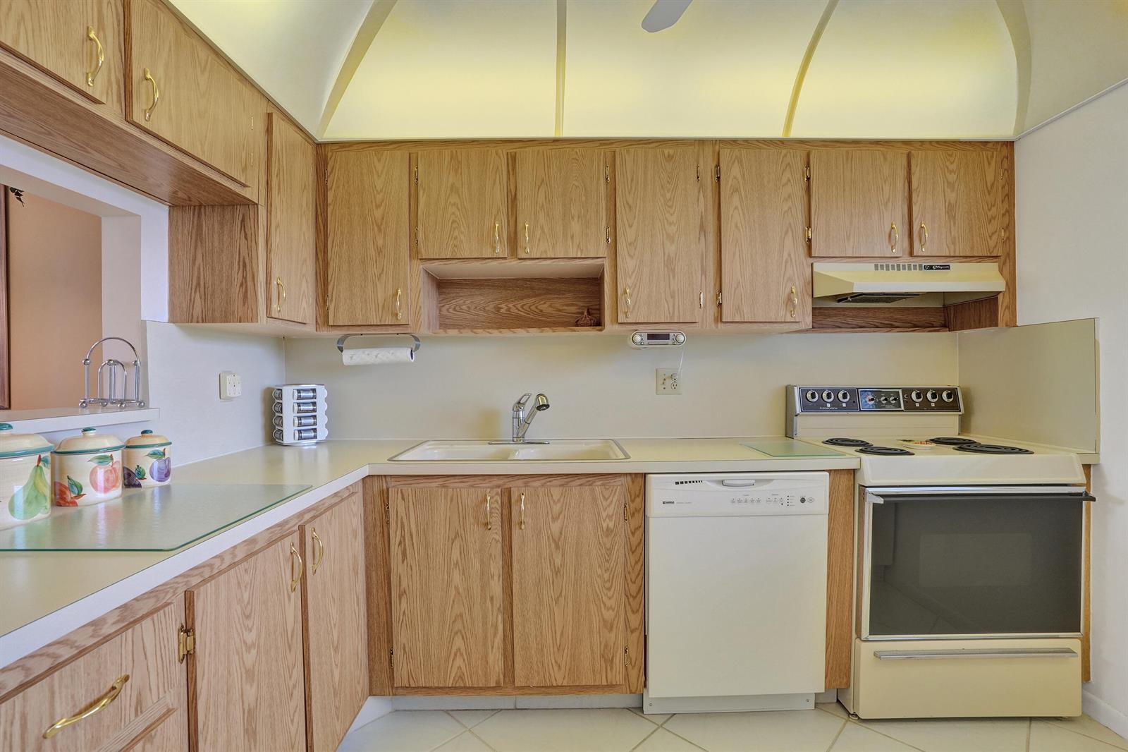 6850 Royal Palm Boulevard # 202G, Margate FL 33063 photo 3