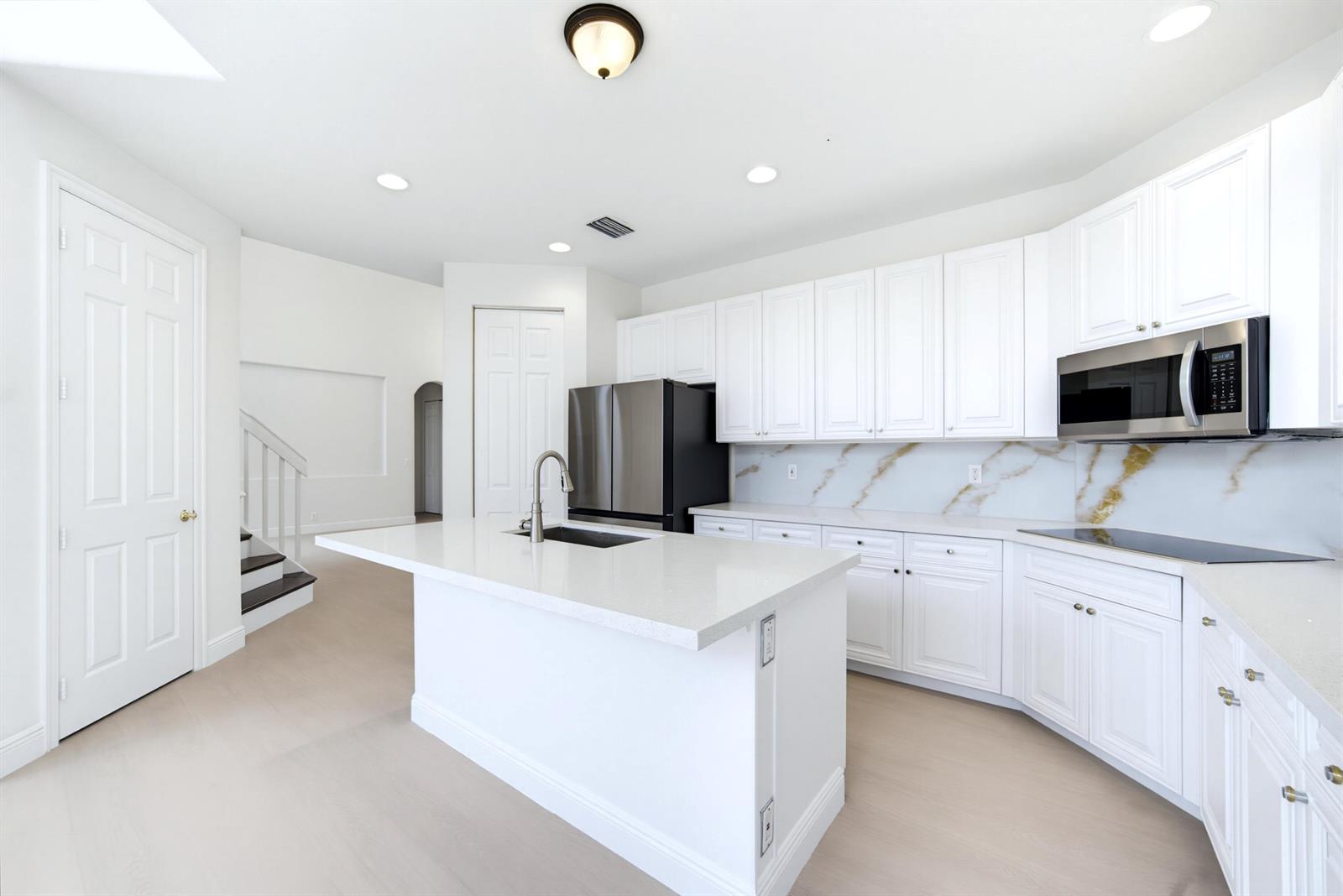 7416 NW 115TH Terrace, Parkland FL 33076 photo 2