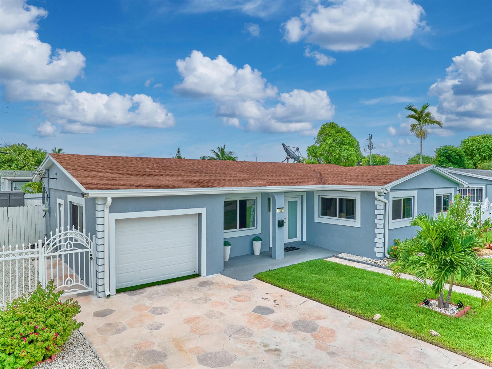 19615 NW 14th Avenue, Miami FL 33169 photo 4