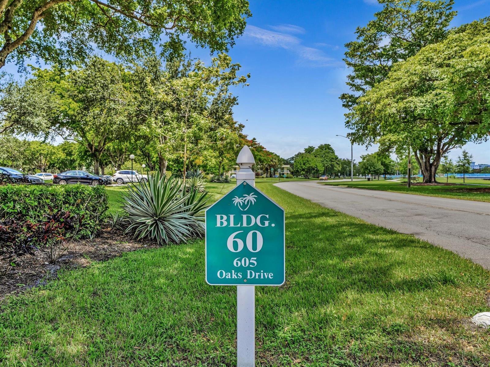 605 OAKS Drive # 810, Pompano Beach FL 33069 photo 2