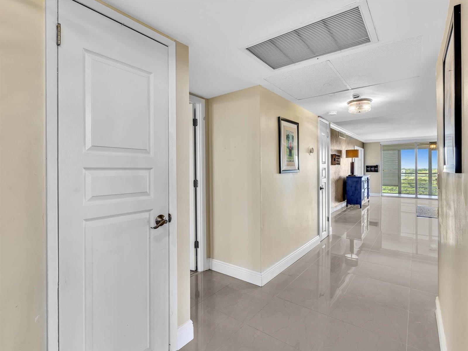 605 OAKS Drive # 810, Pompano Beach FL 33069 photo 5