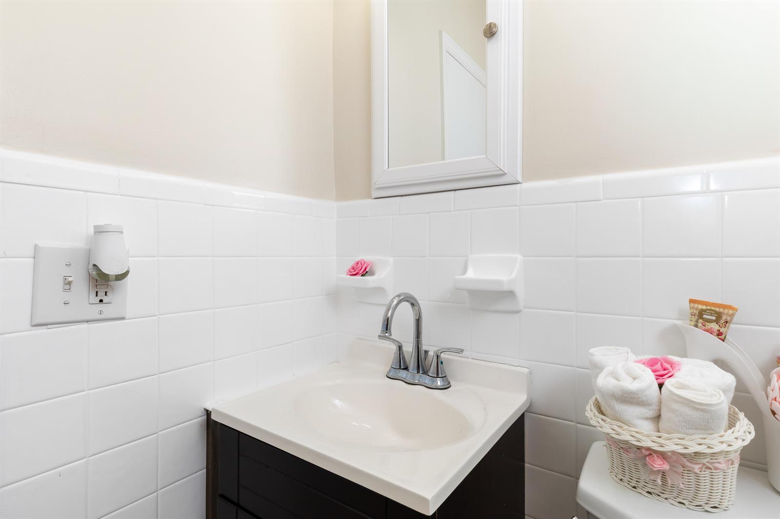 437 LARK Avenue, Miami Springs FL 33166 photo 4