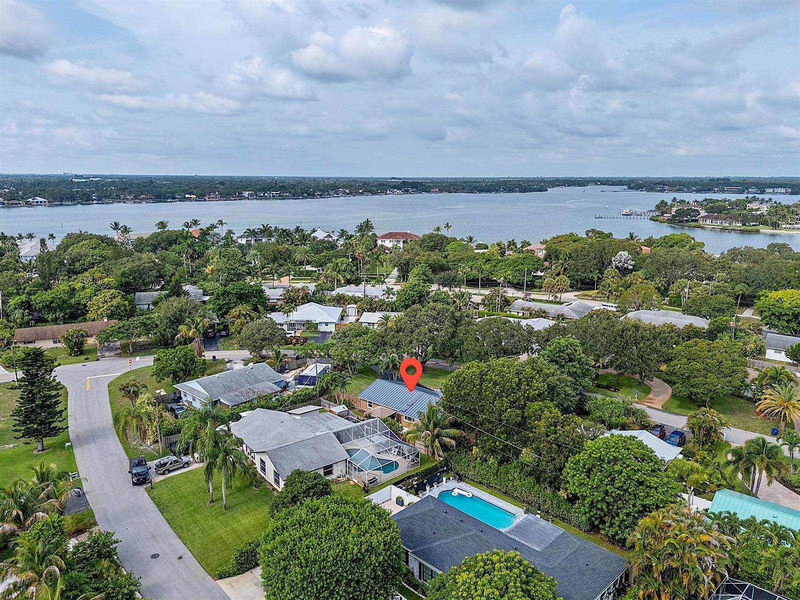 119 W NORFOLK Road, Jupiter FL 33469 photo 2