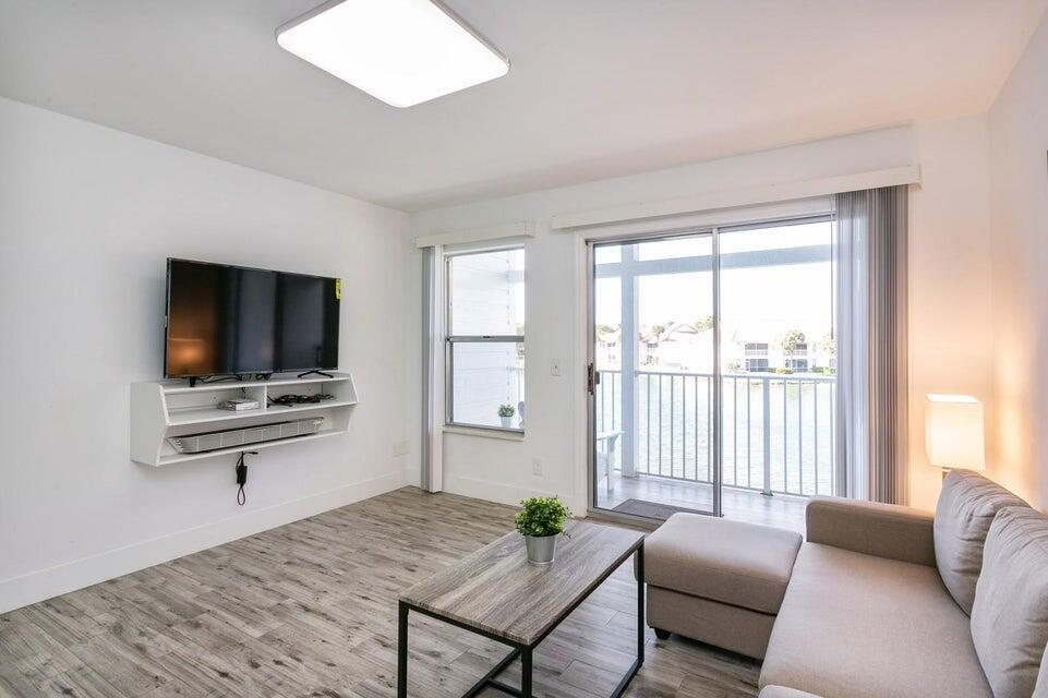 275 Cypress Point Drive, Palm Beach Gardens FL 33418 photo 4