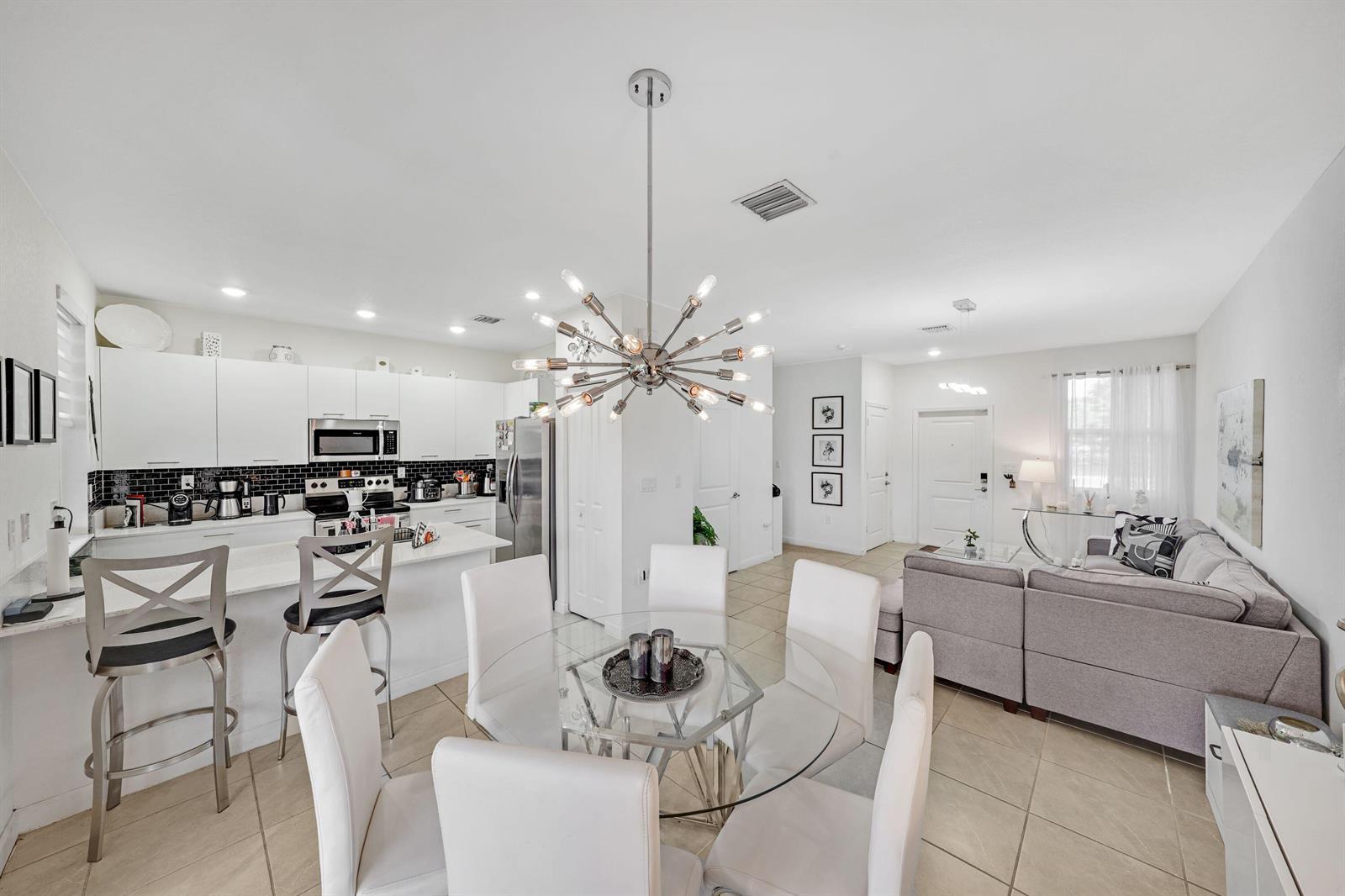 12960 NW 22ND Place, Miami FL 33167 photo 2