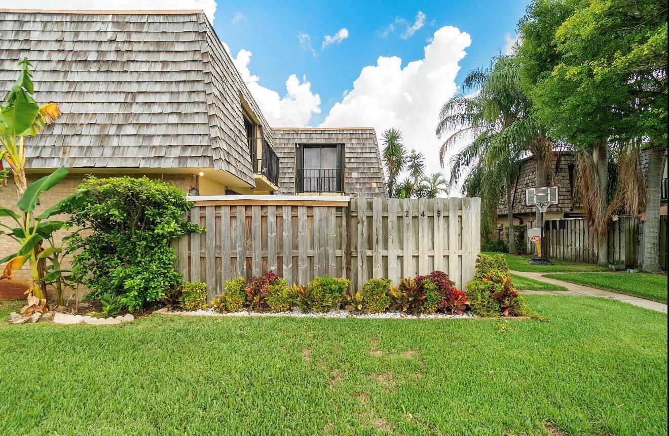 245 Woodland Road, Palm Springs FL 33461 photo 4