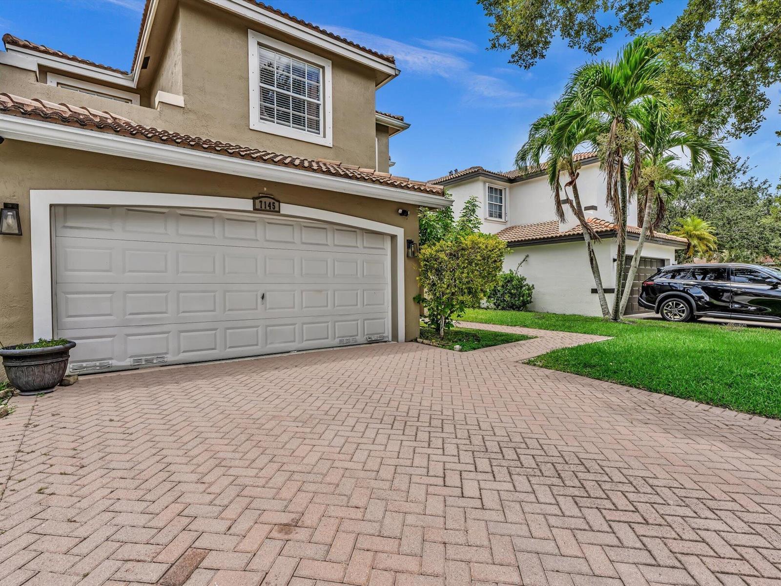 7145 CRESCENT CREEK Place, Coconut Creek FL 33073 photo 4