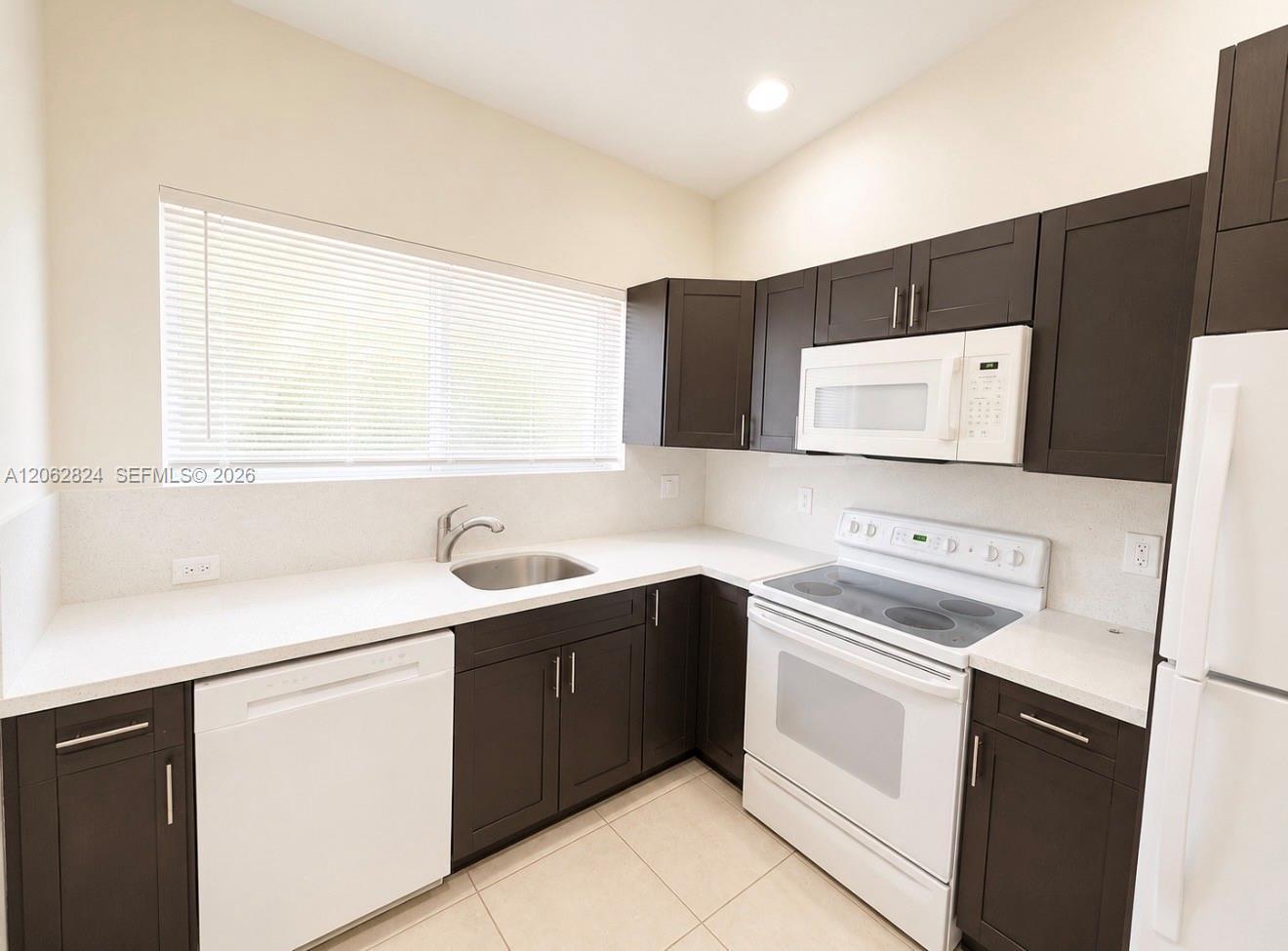 3864 SW 48th Ave # 3864, Hollywood FL 33023 photo 3