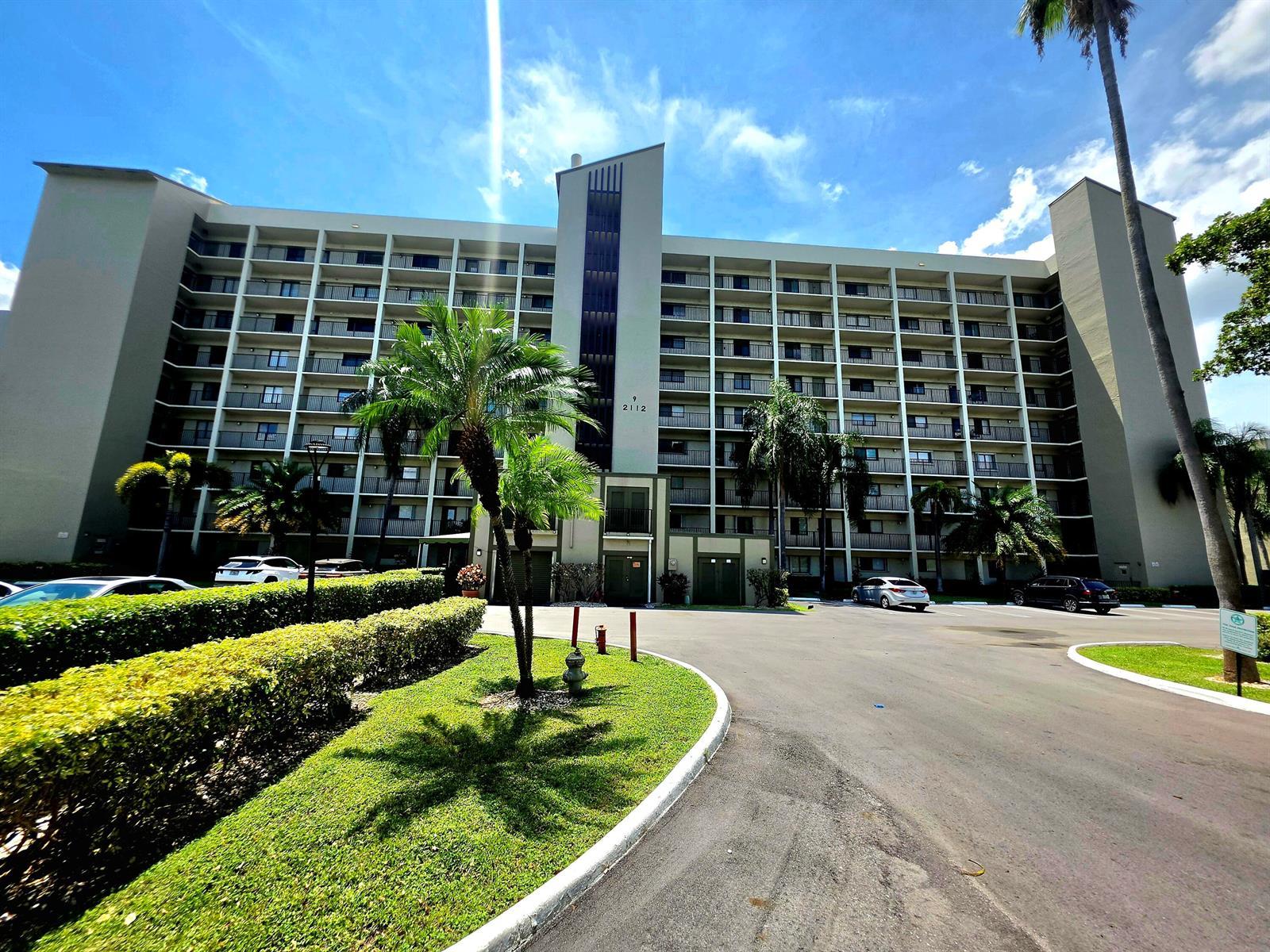 2112 S CYPRESS BEND Drive # 707, Pompano Beach FL 33069 photo 3
