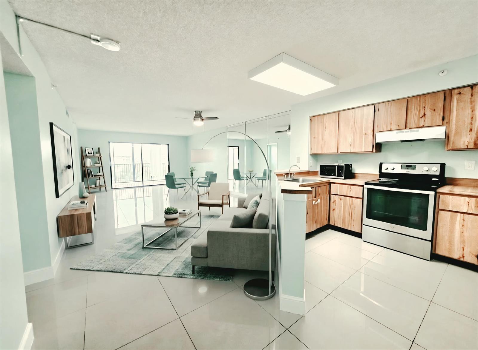2112 S CYPRESS BEND Drive # 707, Pompano Beach FL 33069