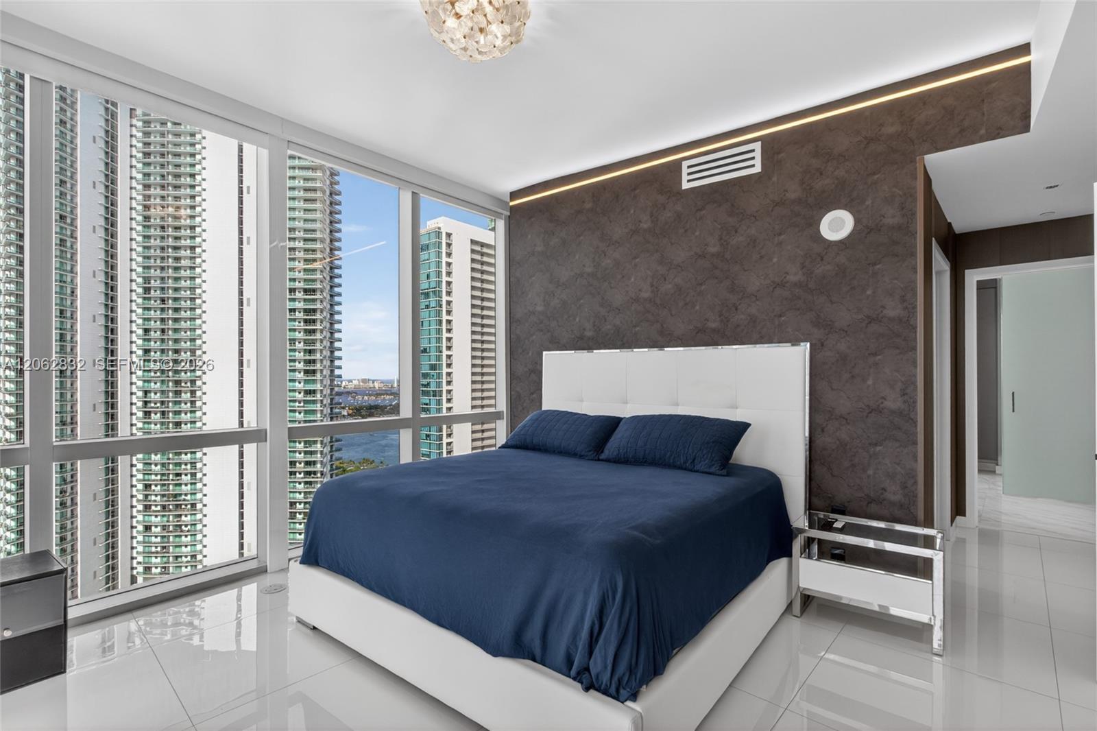 851 NE 1st Ave # 3201, Miami FL 33132 photo 4