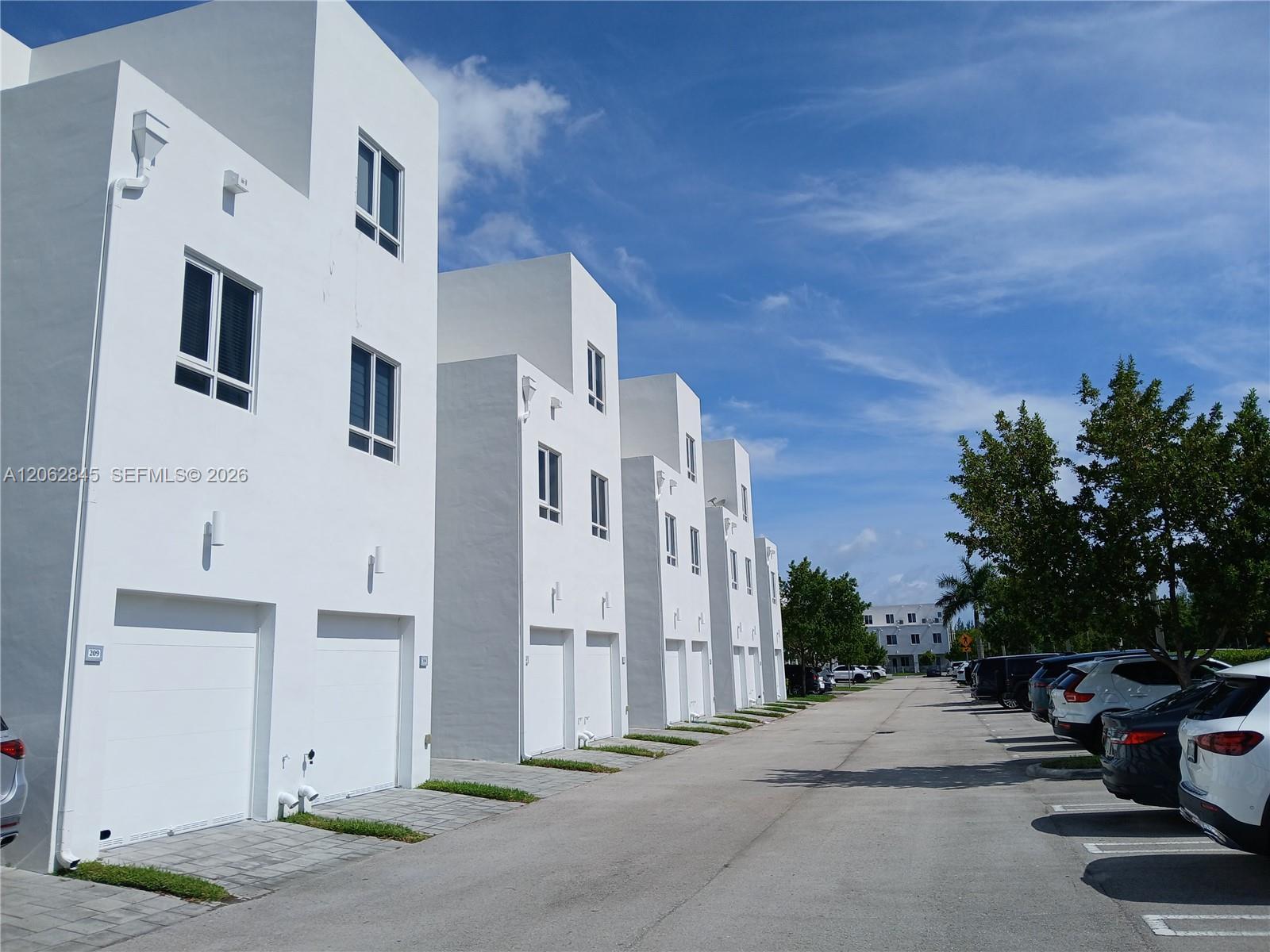 6415 NW 102nd Path # 208, Doral FL 33178 photo 2