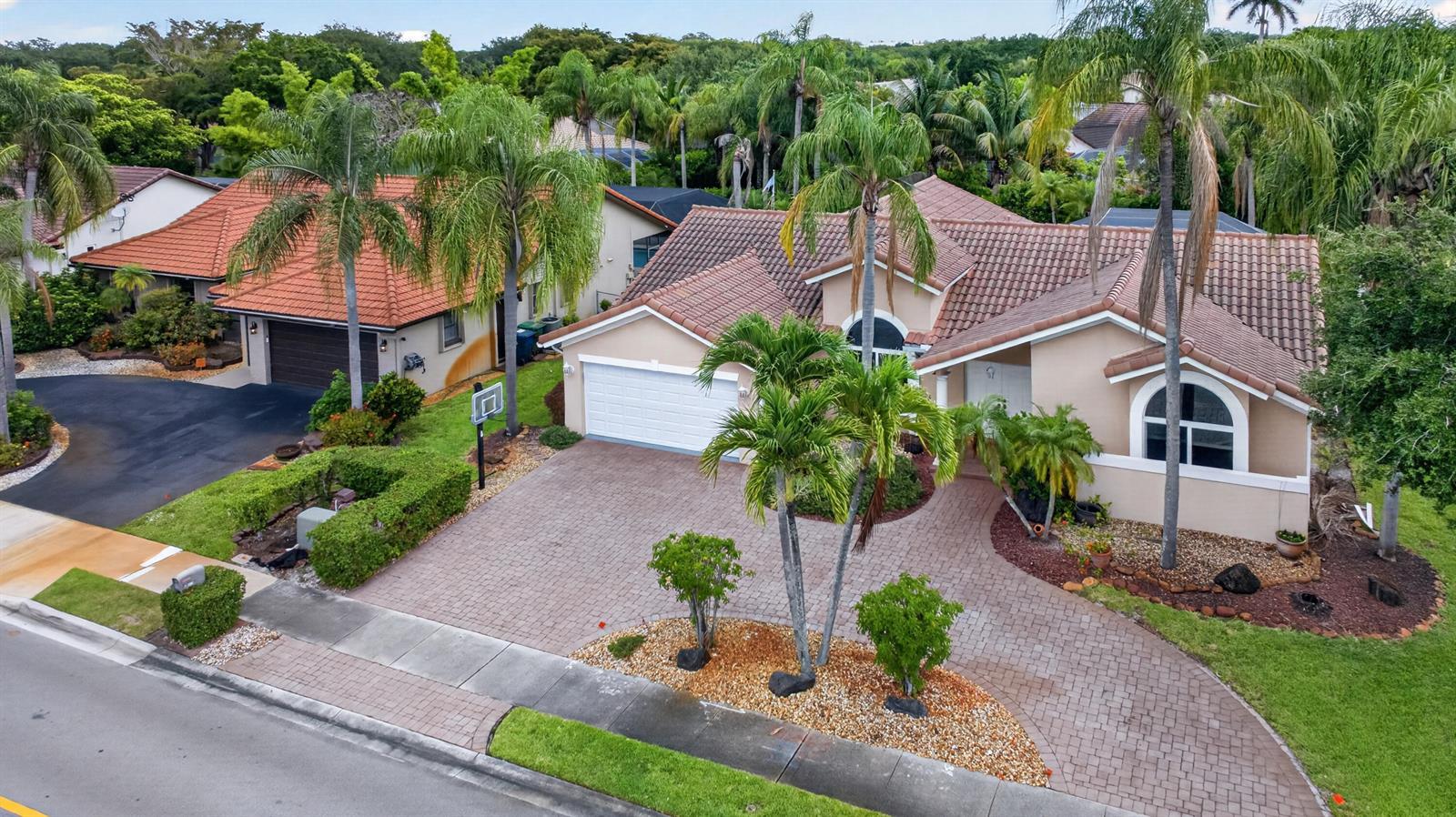 5333 N Springs Way, Coral Springs FL 33076 photo 2