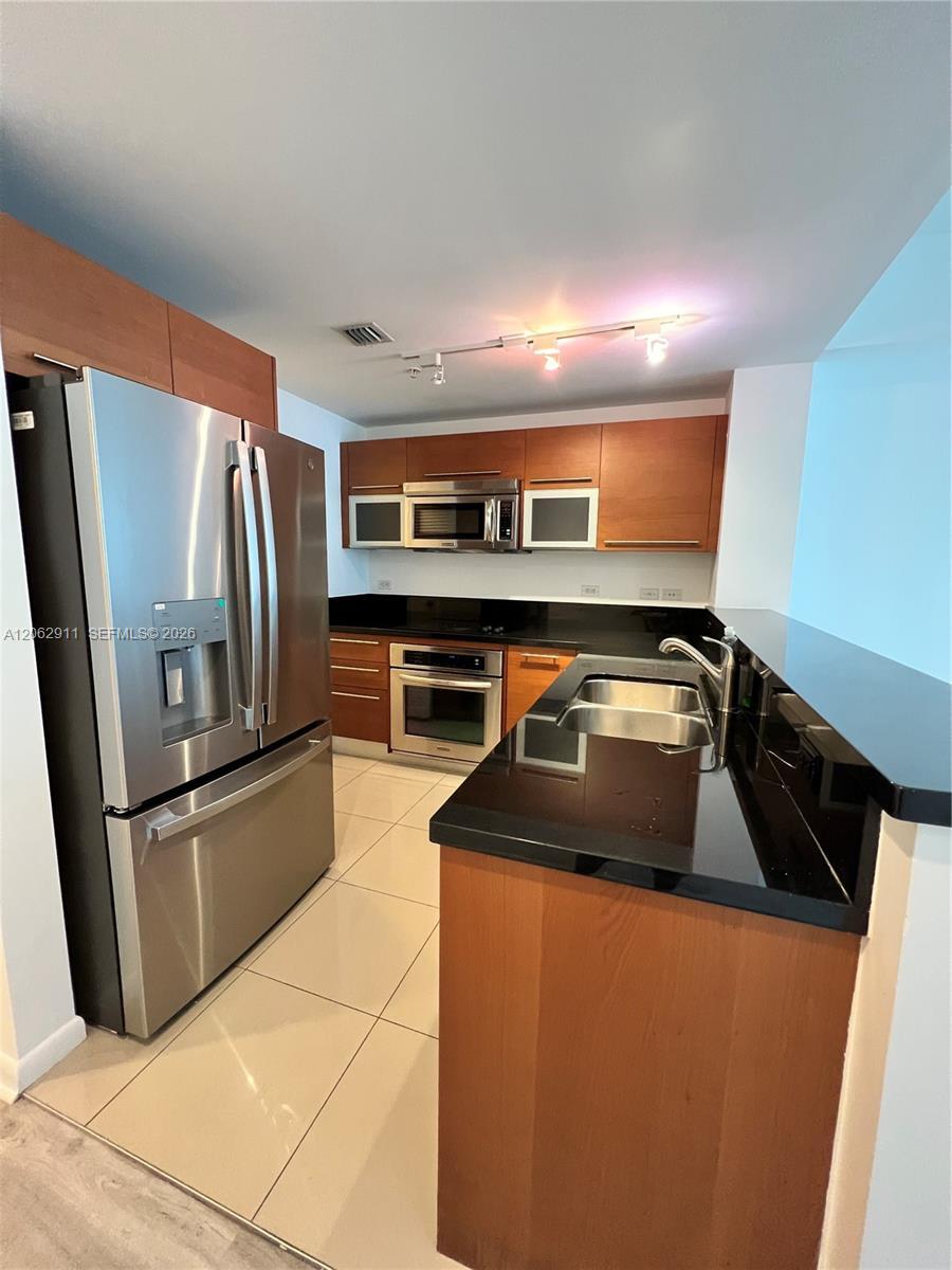 244 Biscayne Blvd # 2609, Miami FL 33132 photo 4