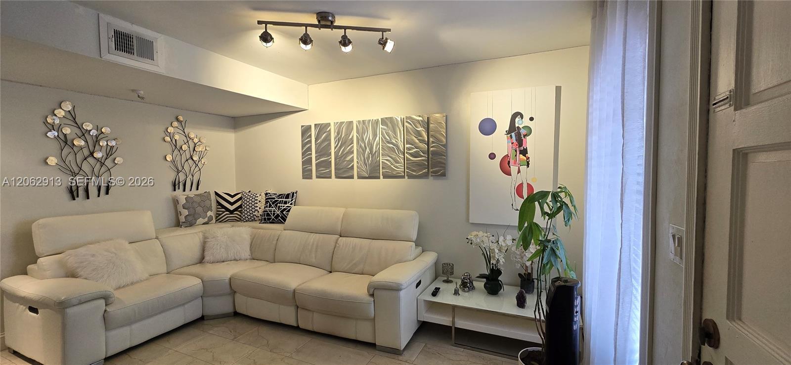1345 W 41st St # 6, Hialeah FL 33012 photo 2