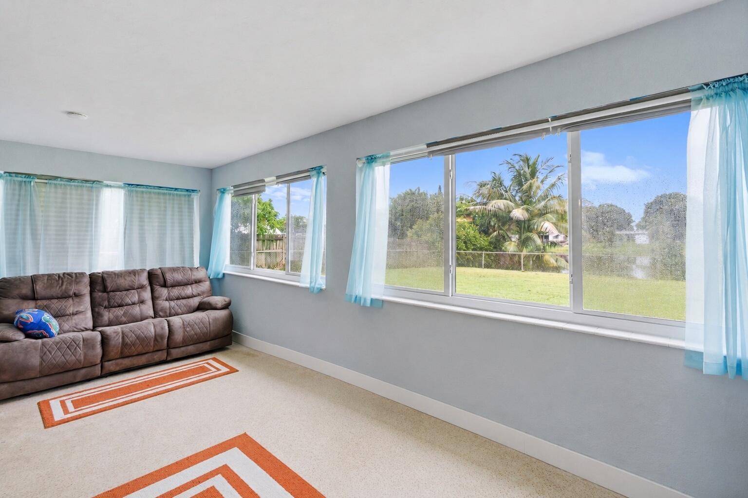 2780 NW 26TH Avenue, Oakland Park FL 33311 photo 2
