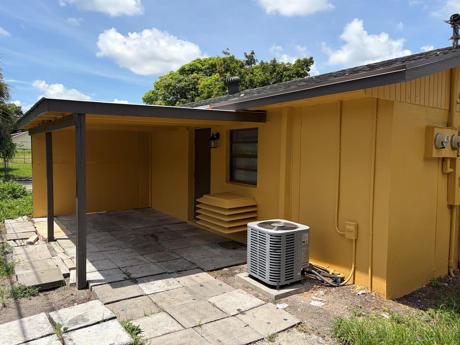 2320 SUNRISE Drive, West Palm Beach FL 33415 photo 2