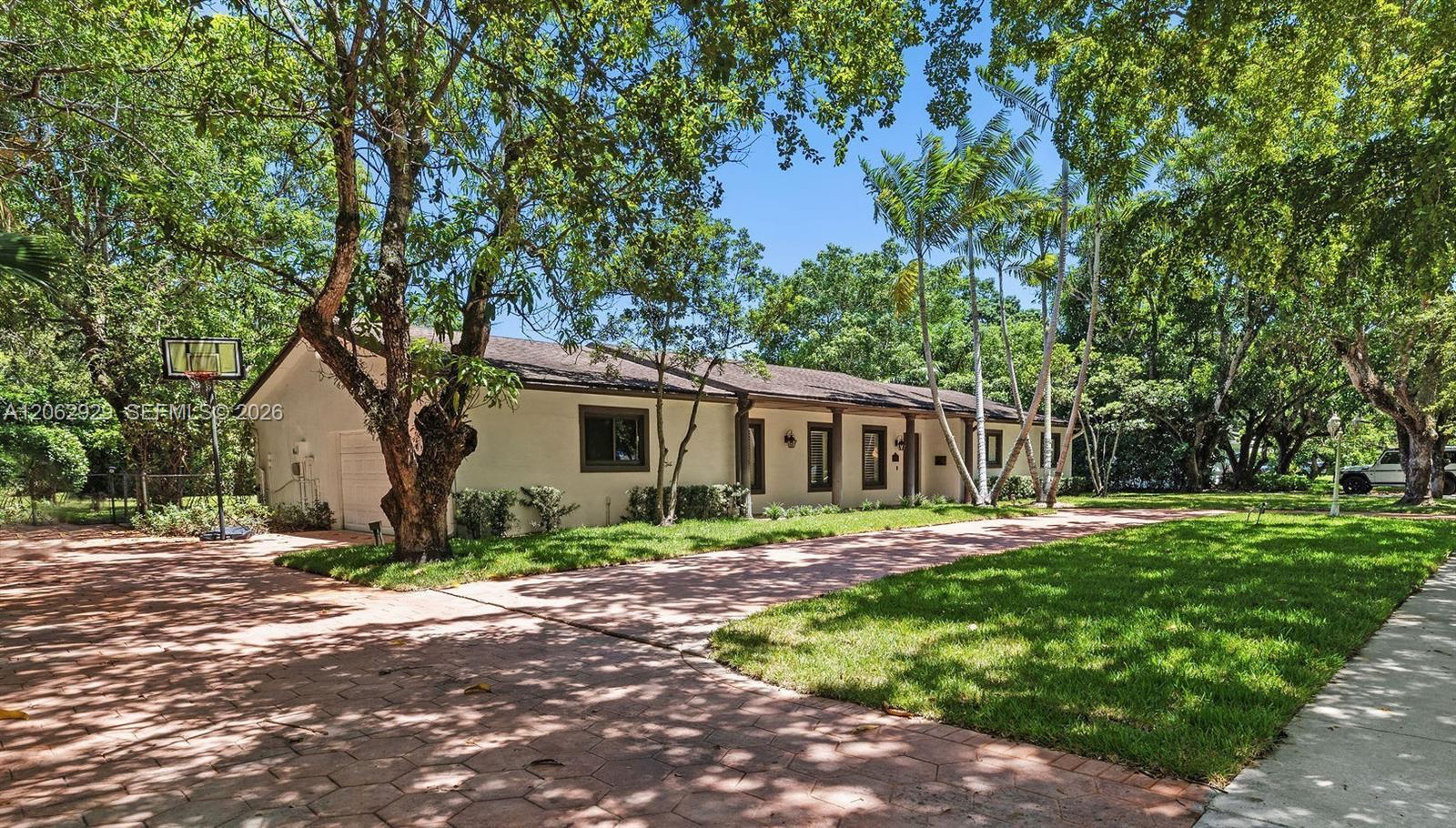 15221 SW 82nd Ave, Palmetto Bay FL 33157 photo 2