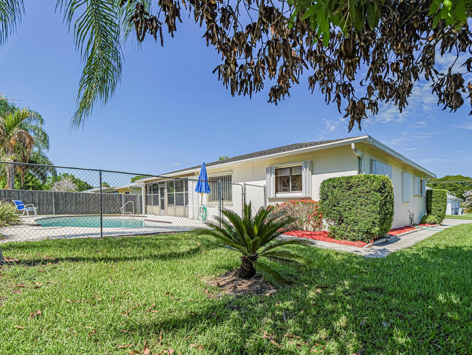 660 26TH Court, Vero Beach FL 32962 photo 2